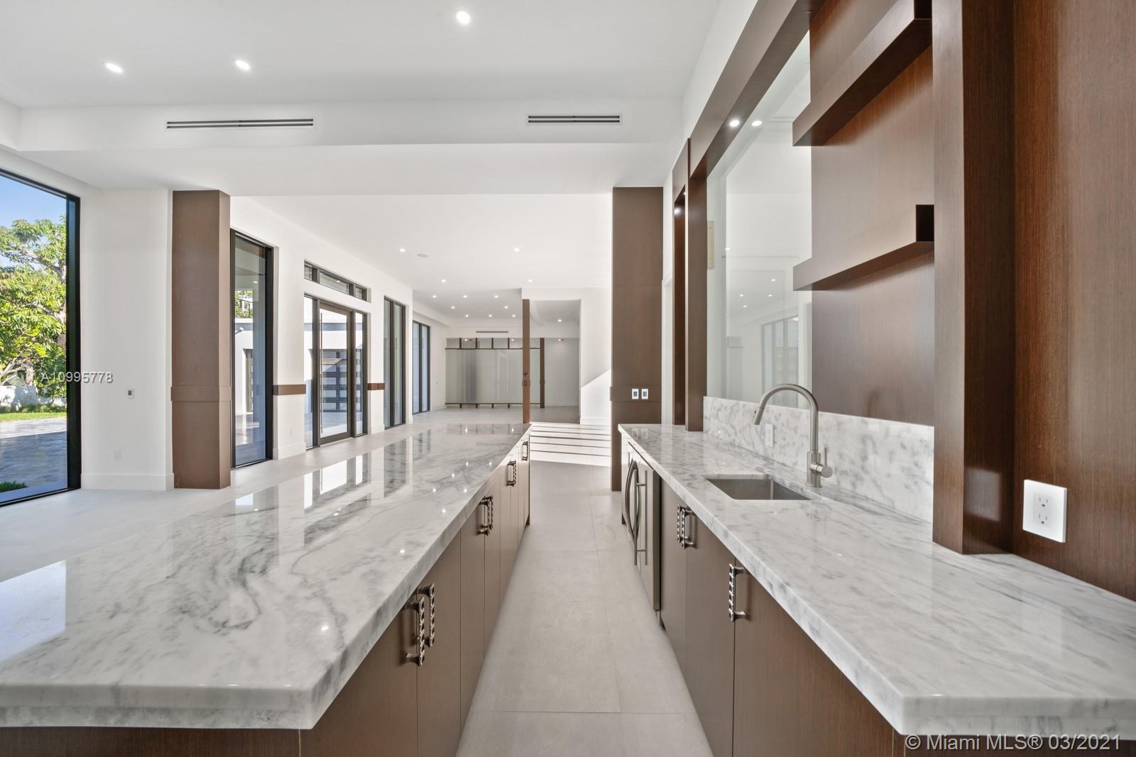 THREE LITTLE GROVES - Residential