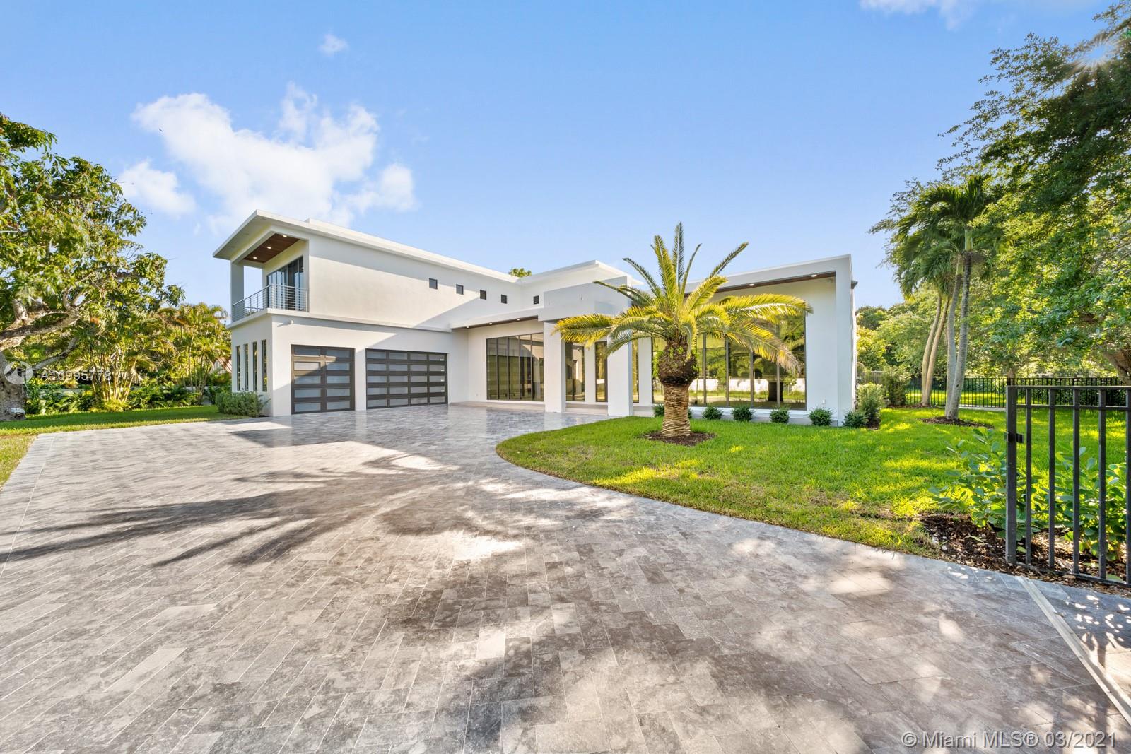 THREE LITTLE GROVES - Residential