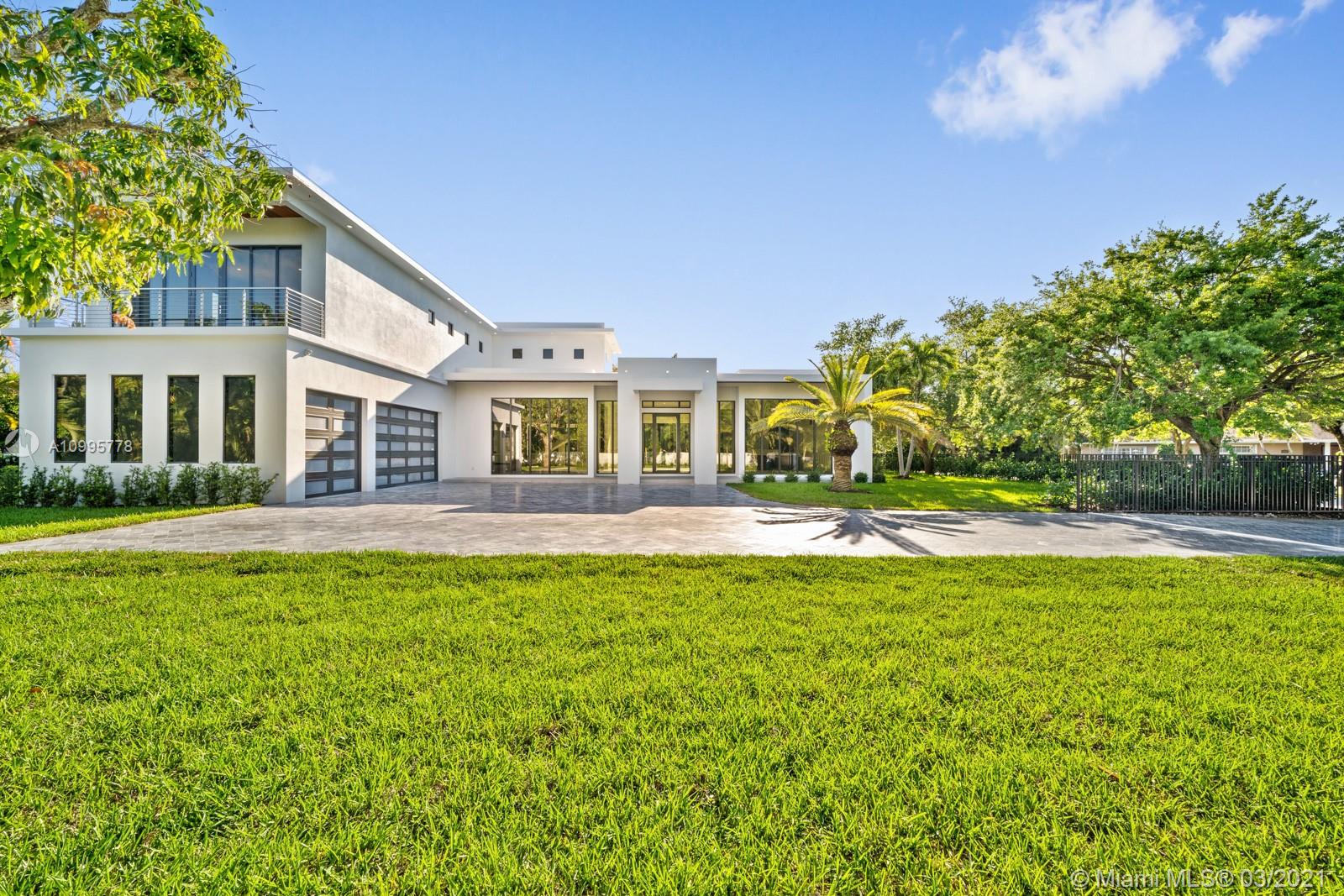 THREE LITTLE GROVES - Residential
