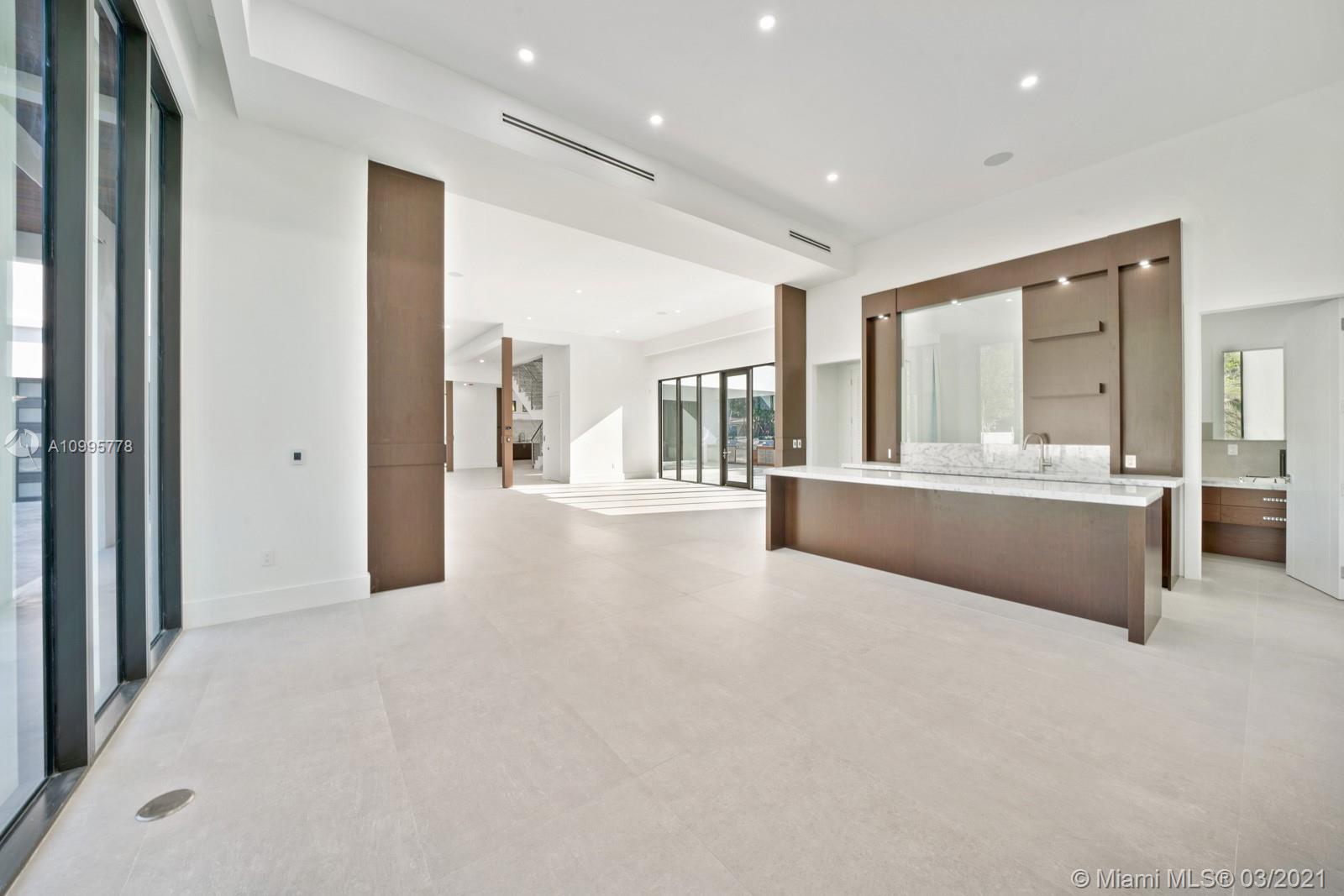 THREE LITTLE GROVES - Residential