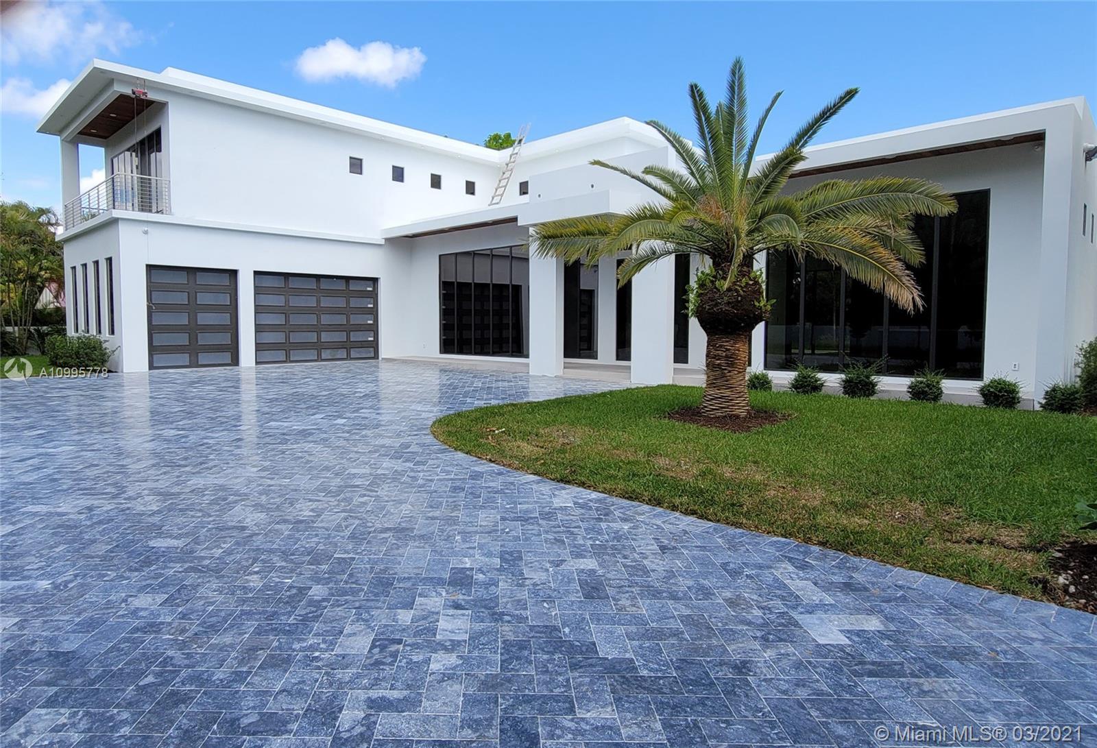 THREE LITTLE GROVES - Residential