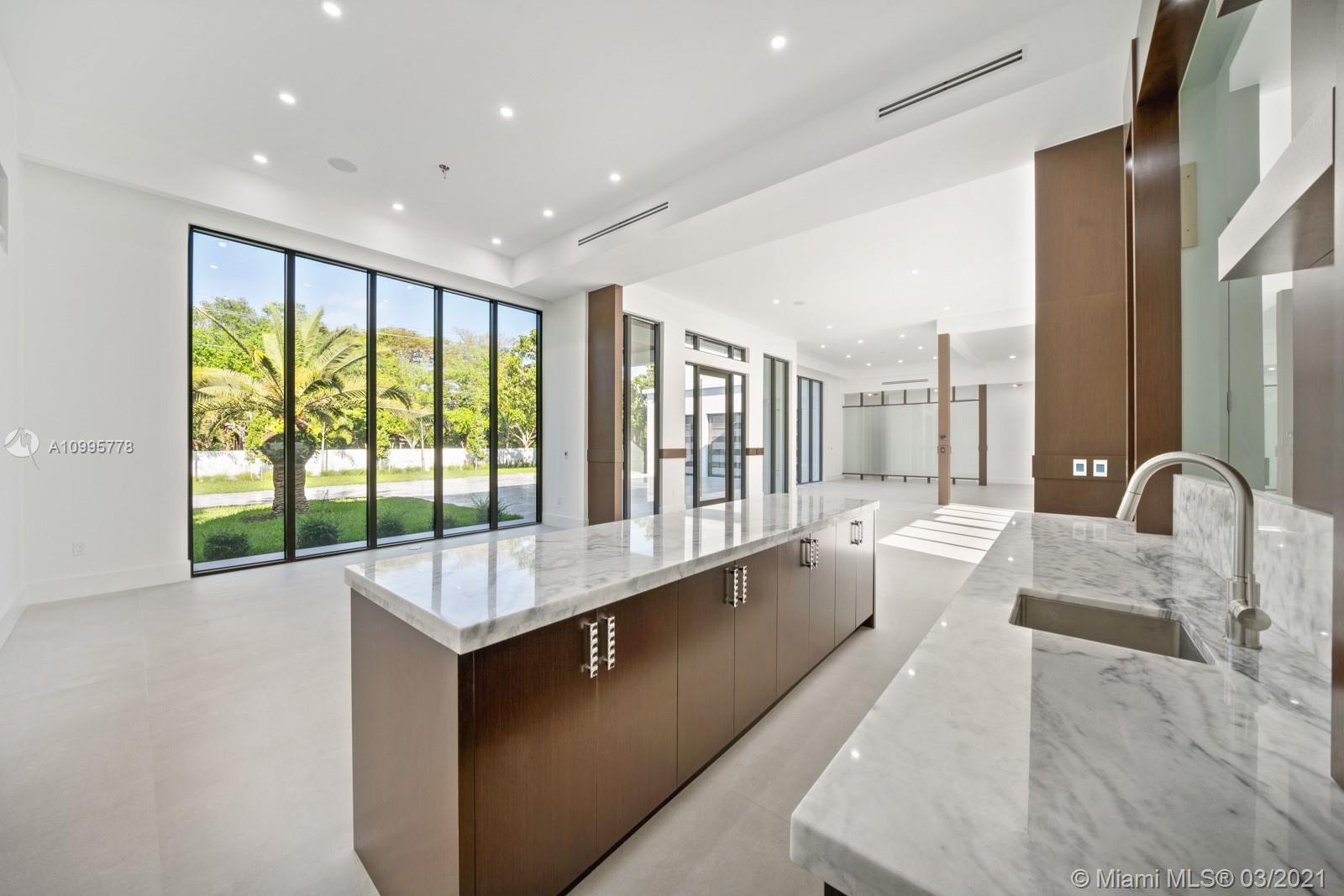 THREE LITTLE GROVES - Residential