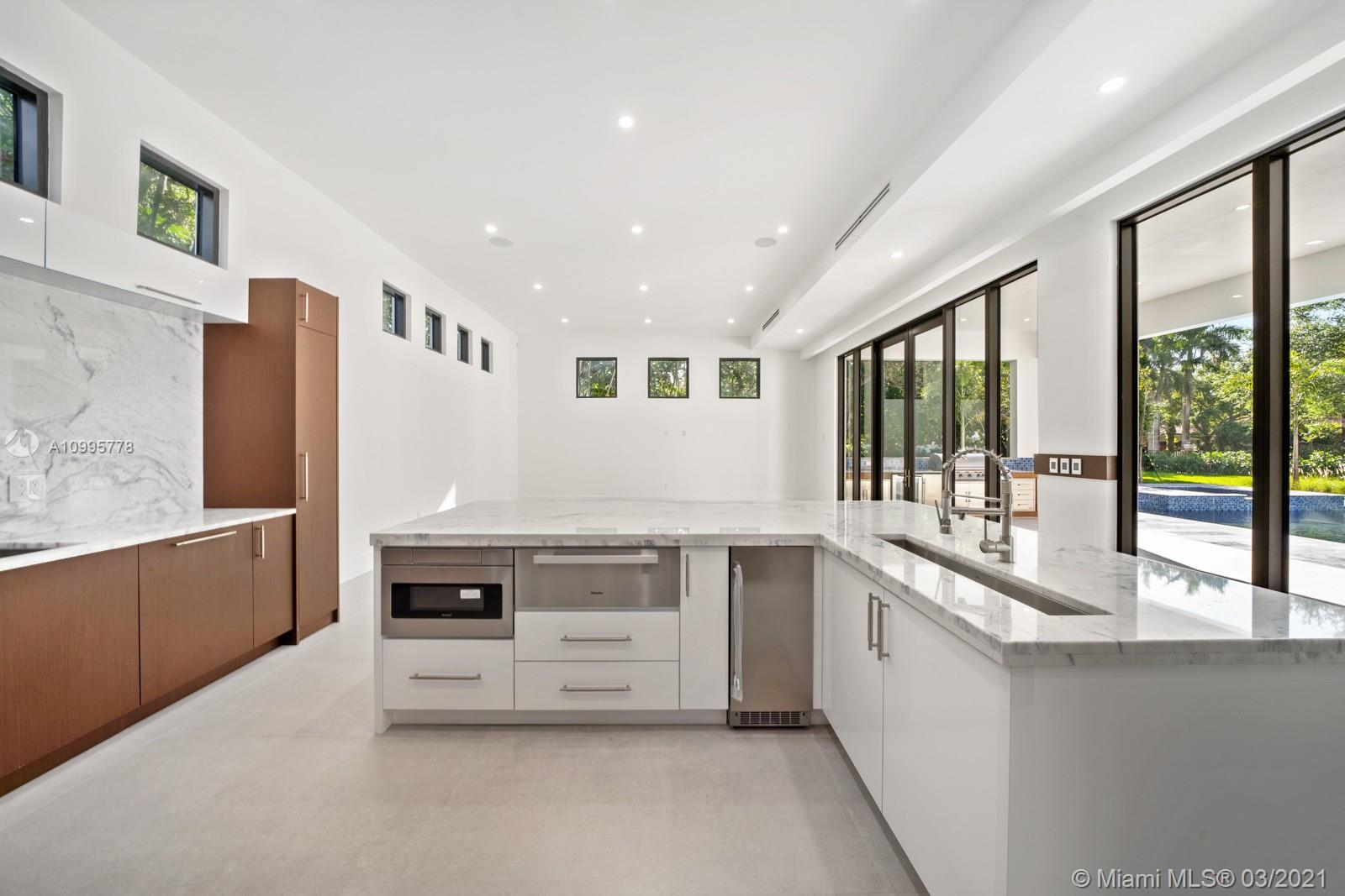 THREE LITTLE GROVES - Residential