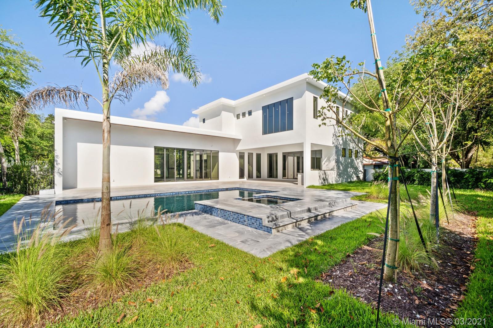 THREE LITTLE GROVES - Residential