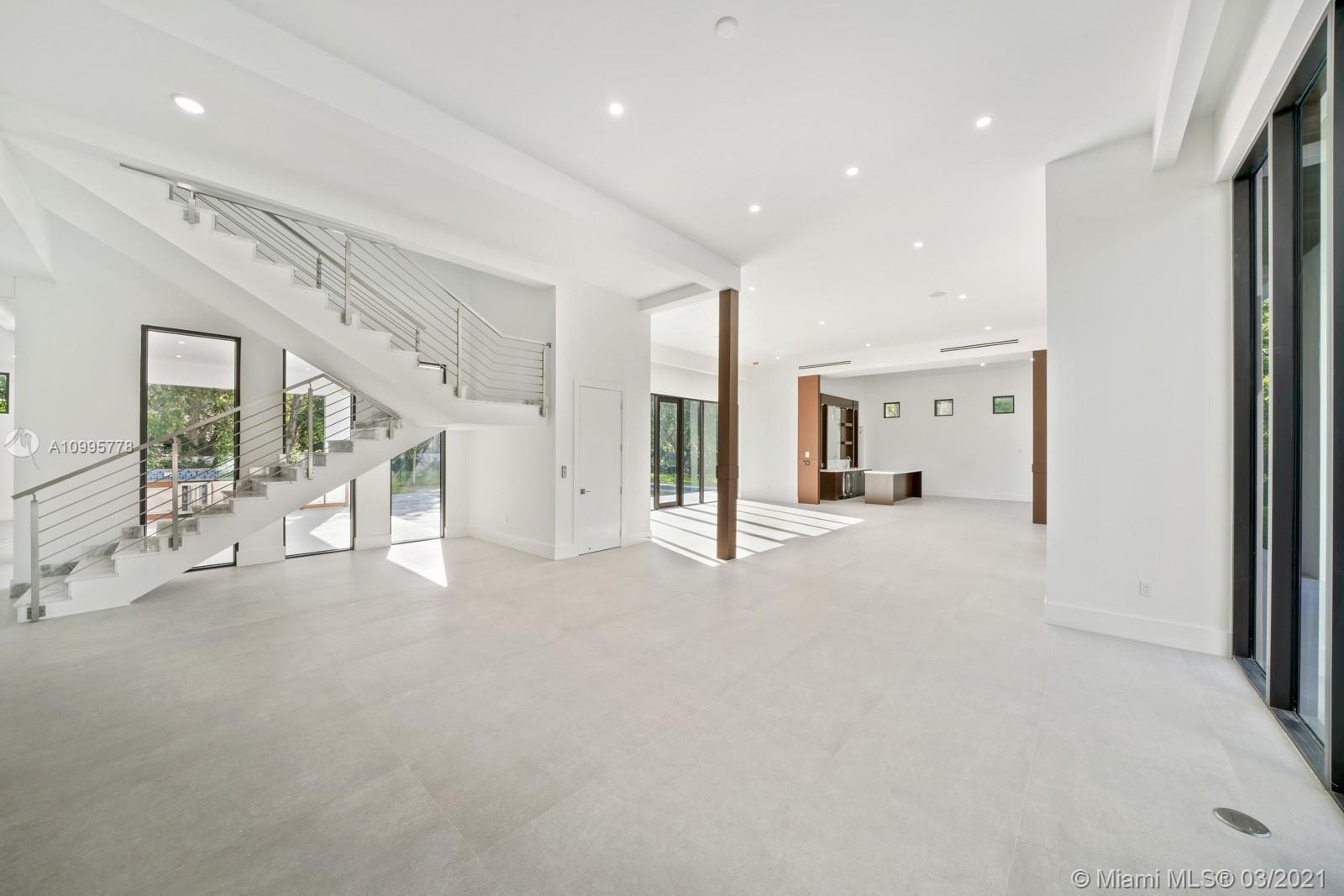 THREE LITTLE GROVES - Residential