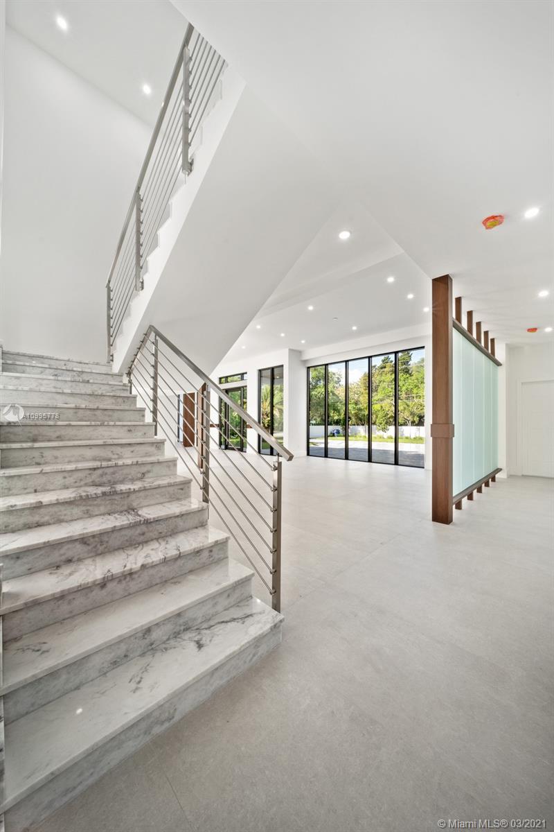 THREE LITTLE GROVES - Residential