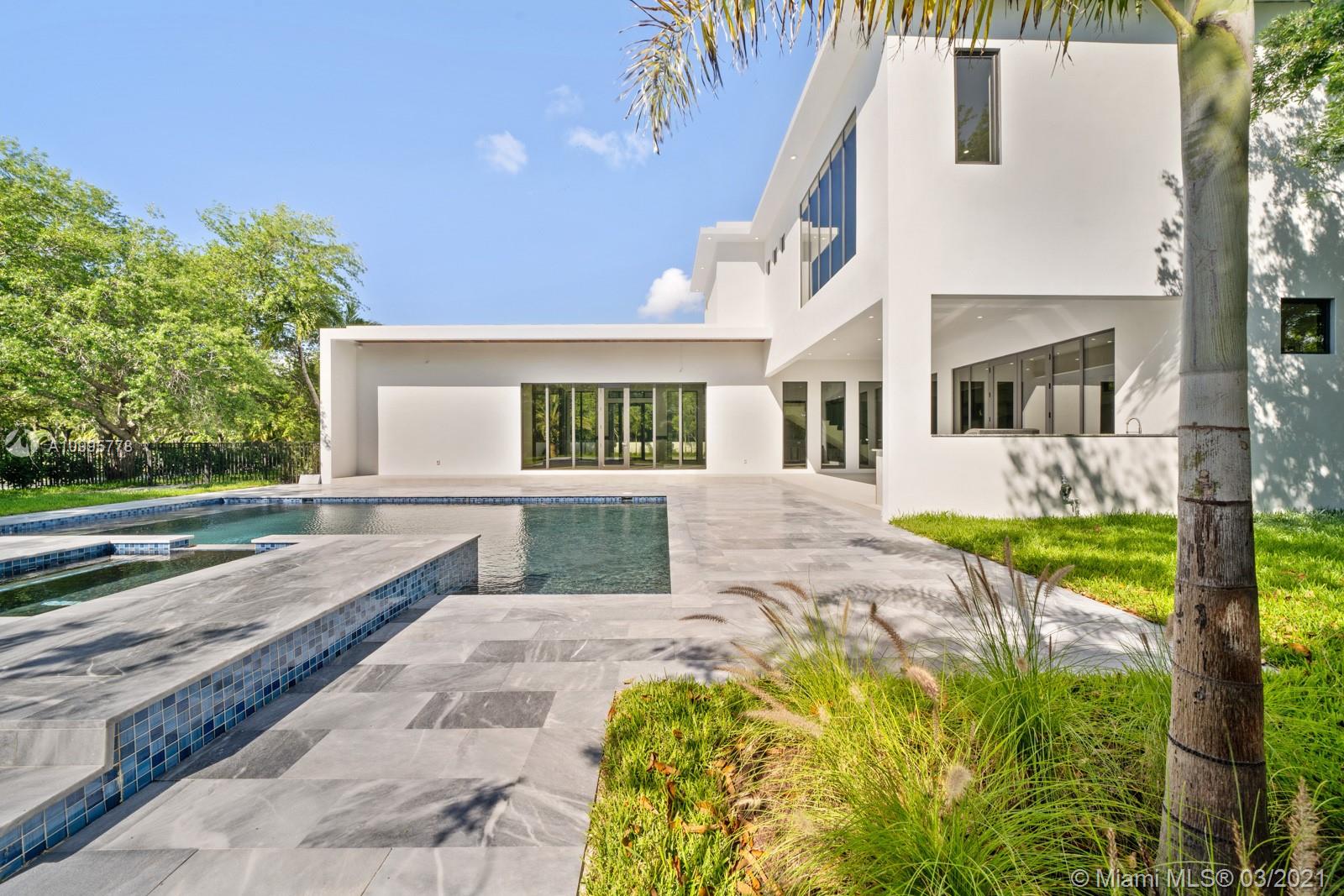 THREE LITTLE GROVES - Residential