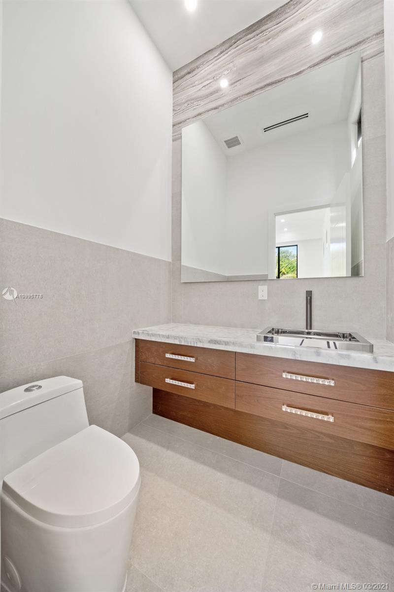 THREE LITTLE GROVES - Residential