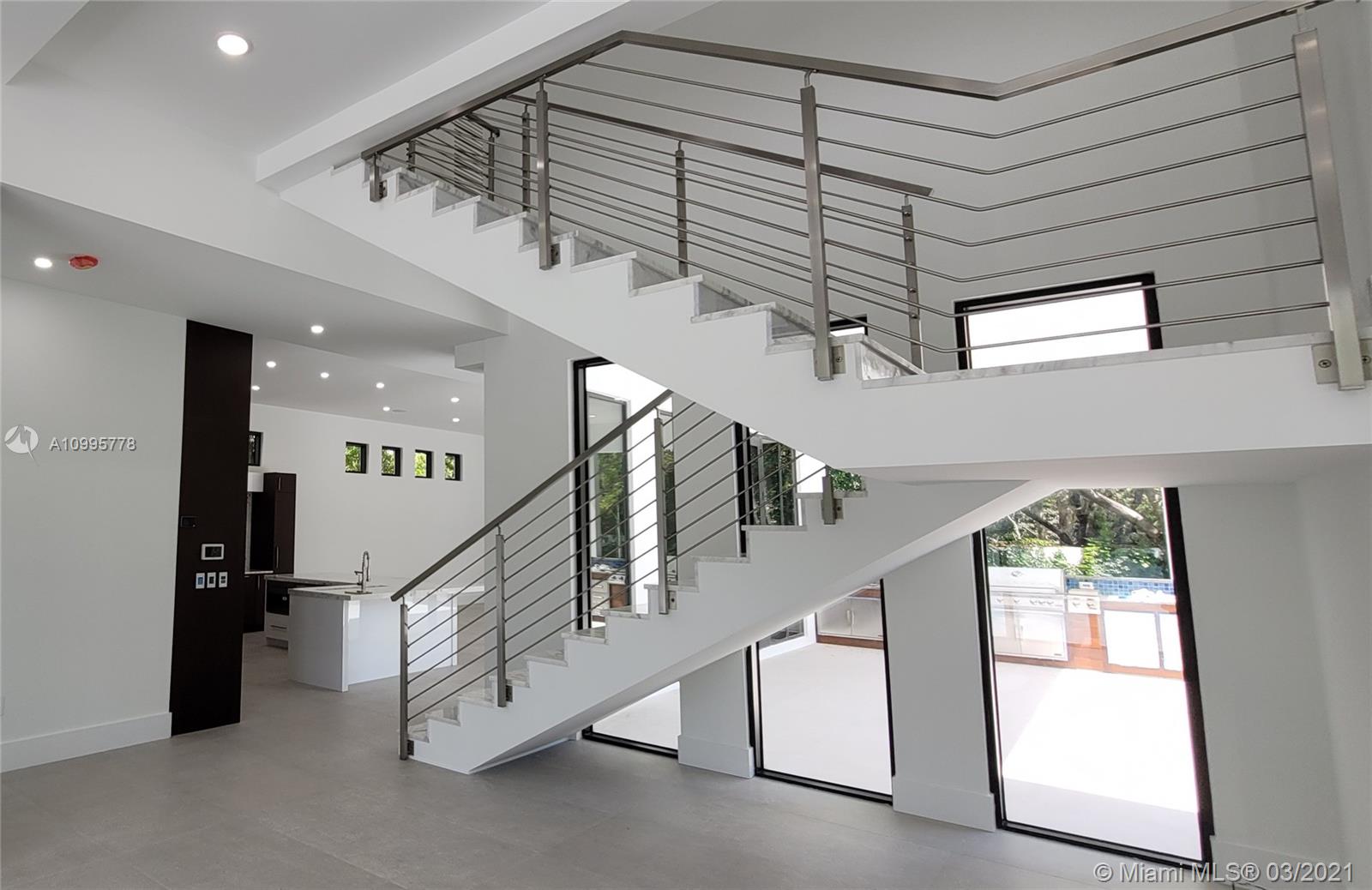 THREE LITTLE GROVES - Residential