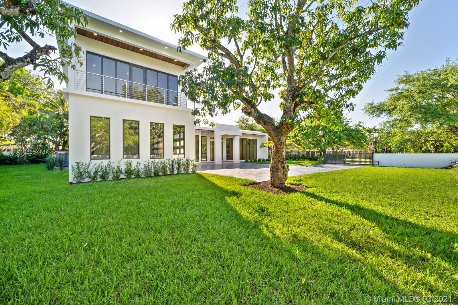 THREE LITTLE GROVES - Residential