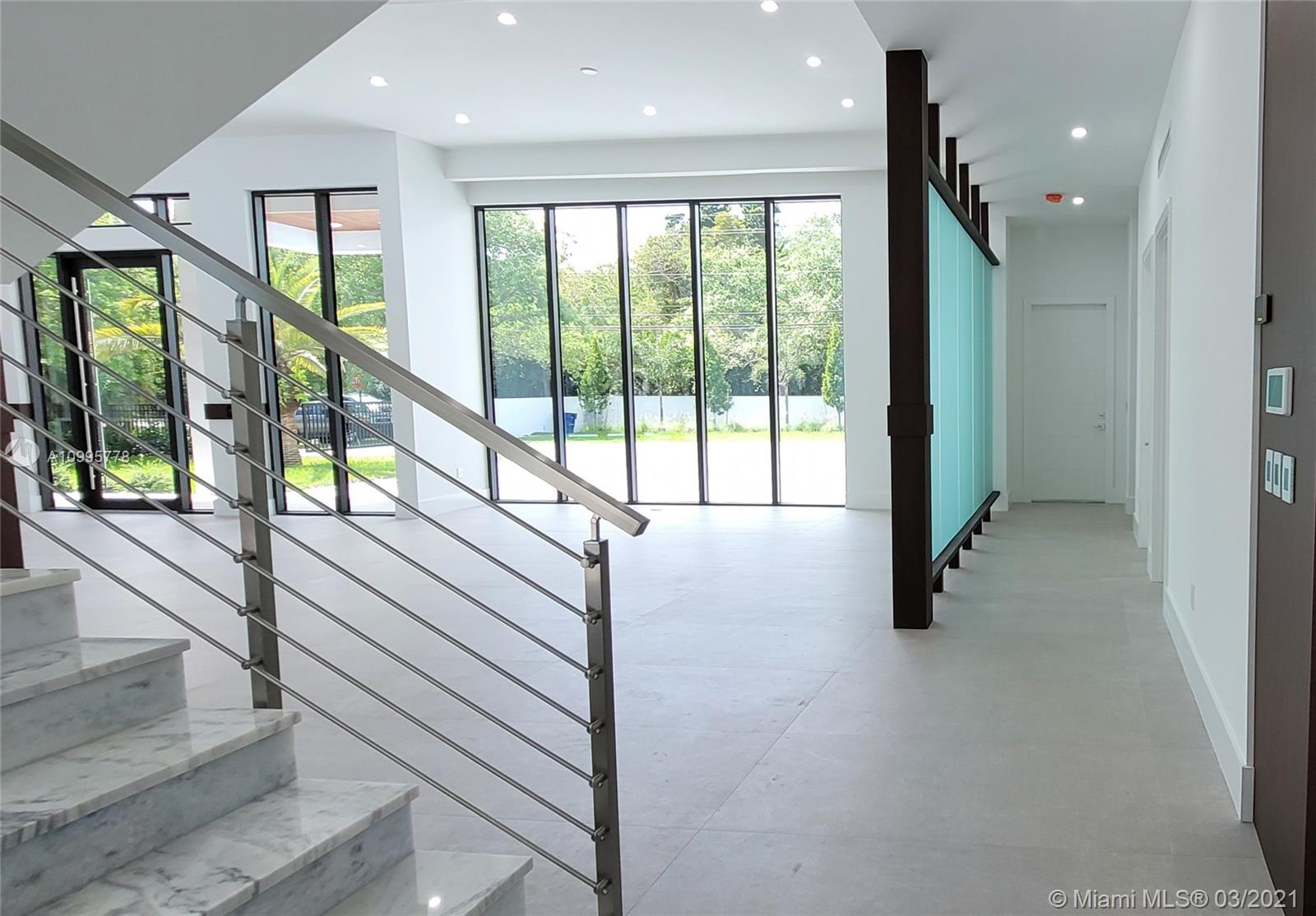 THREE LITTLE GROVES - Residential