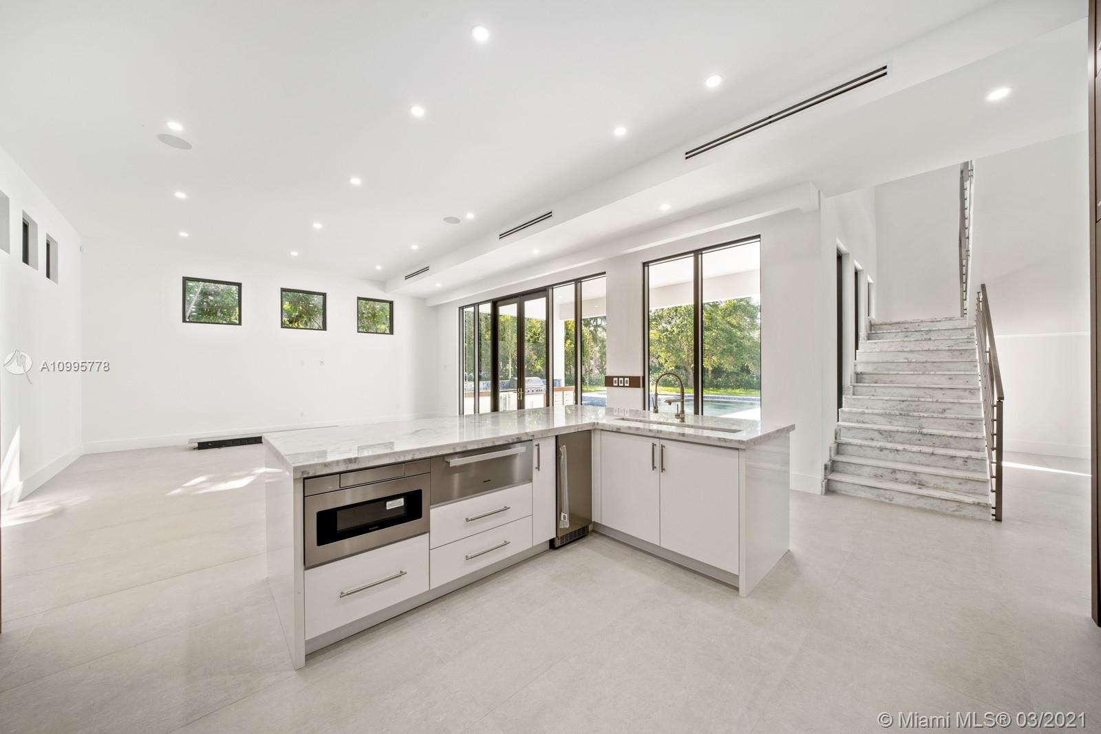 THREE LITTLE GROVES - Residential