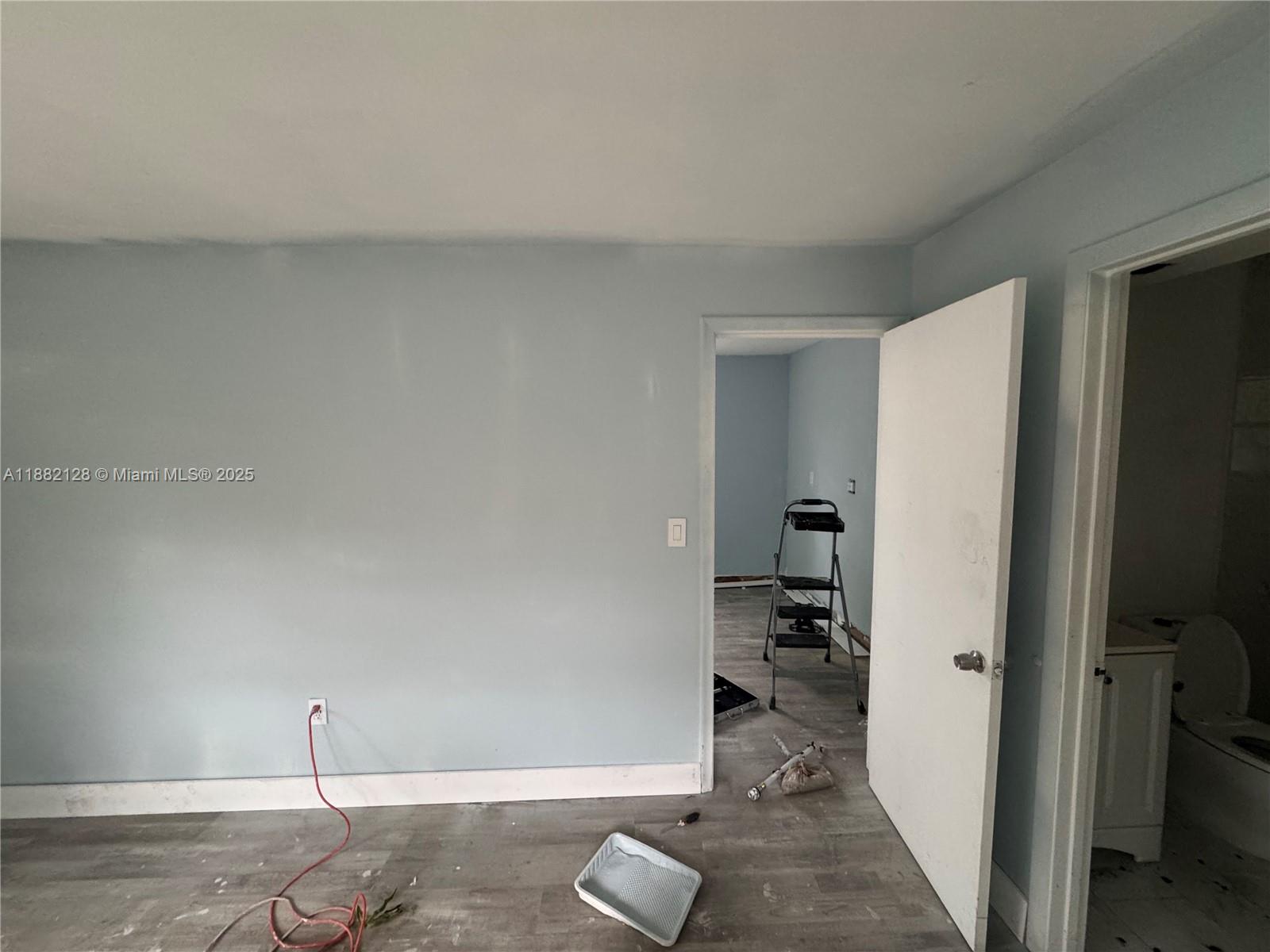 HIALEAH 14TH ADDN - Residential Lease