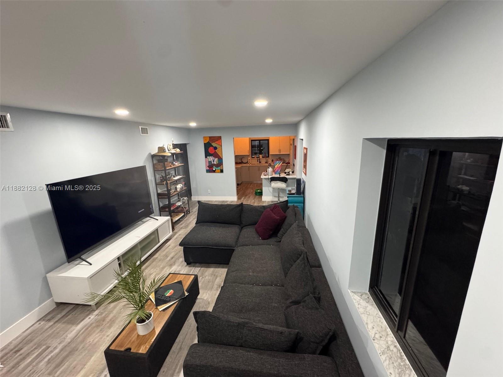 HIALEAH 14TH ADDN - Residential Lease