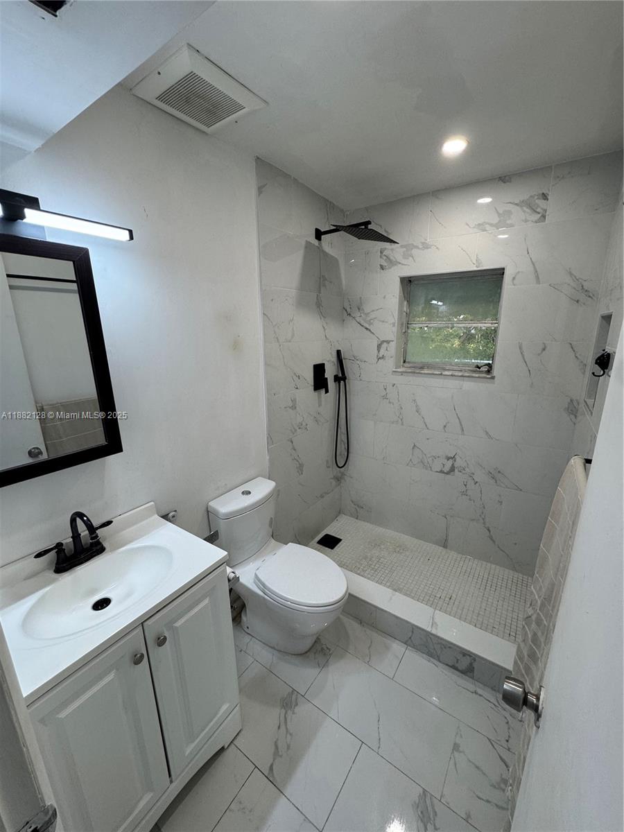 HIALEAH 14TH ADDN - Residential Lease