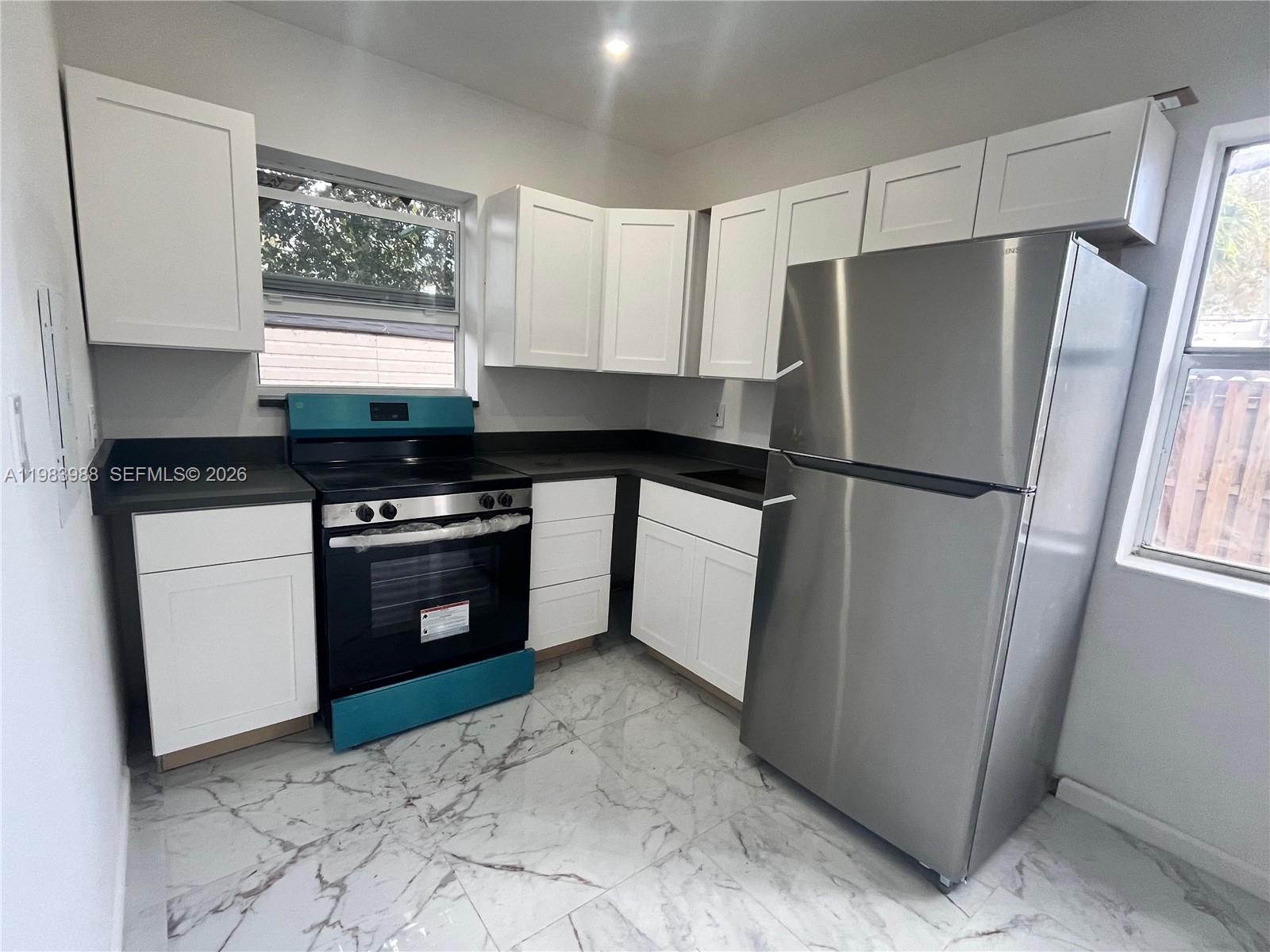 HOLLYWOOD SOUTH SIDE ADD - Residential Lease