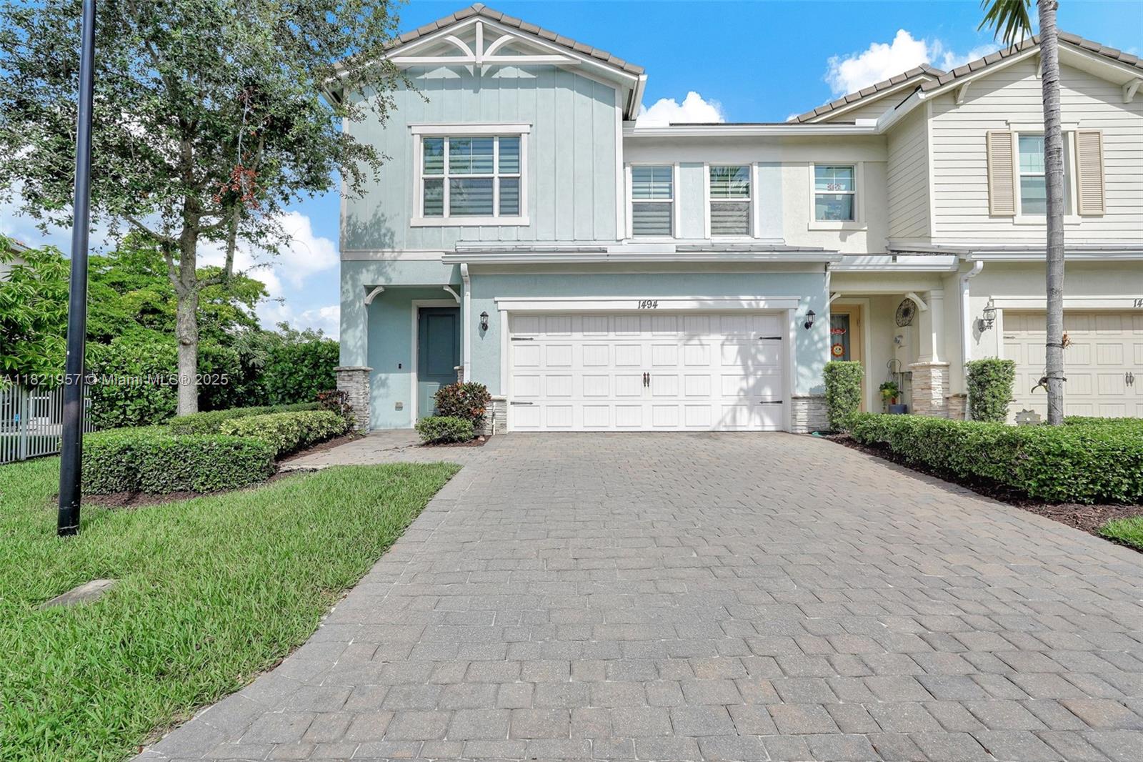1494 Silk Oak Dr