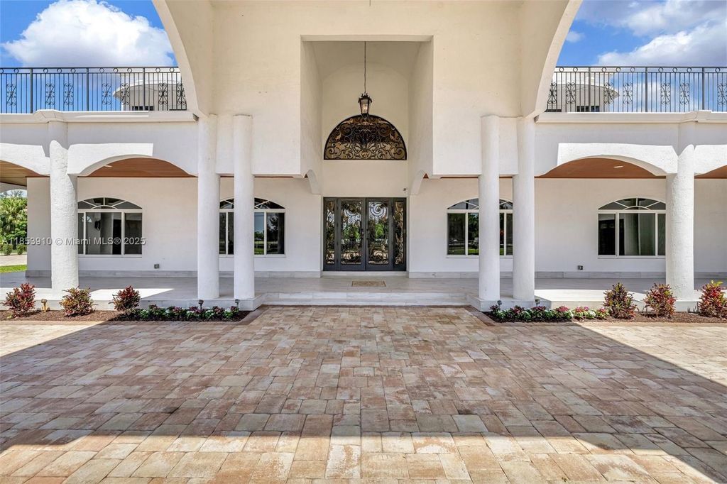 Photo of 4610 SW 178th Ave, Southwest Ranches, FL 33331 (MLS # A11853910)