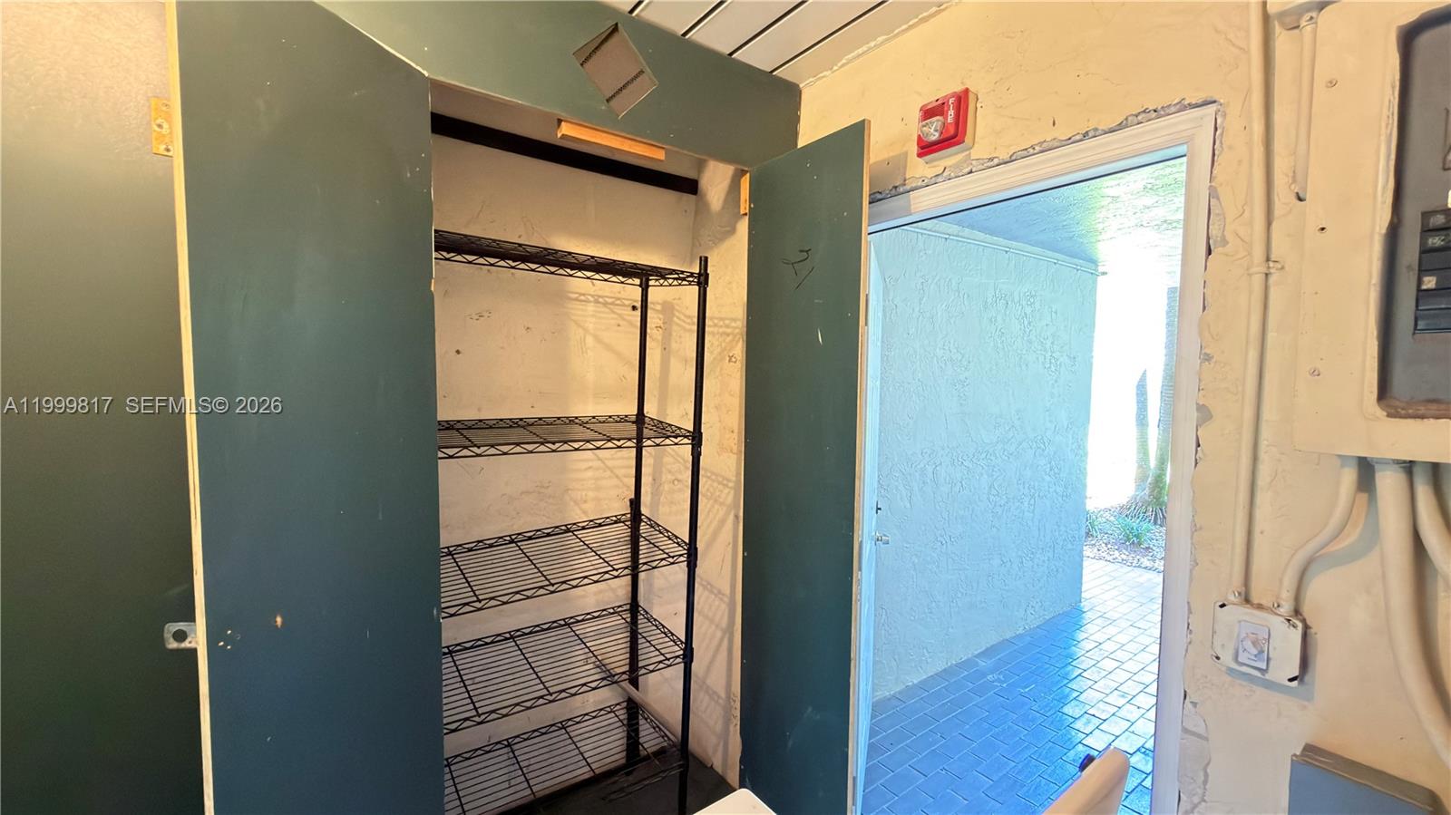 GOLF MANOR BLDG B CONDO - Residential Lease