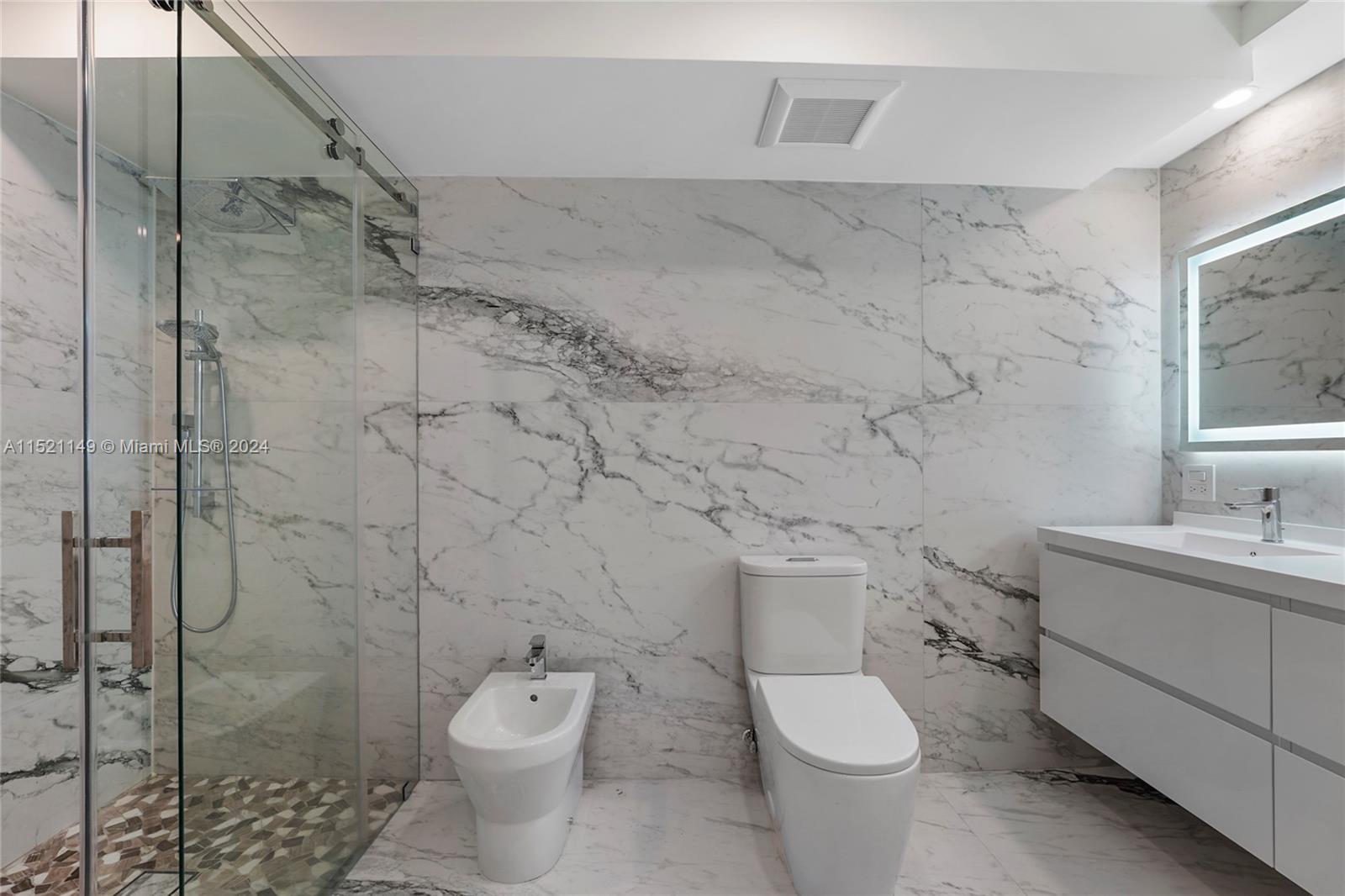 520 Brickell Key Dr A1015