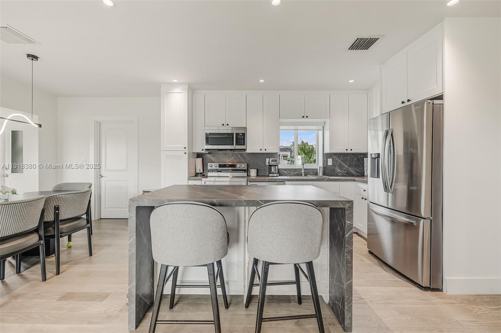 MIRACLE MANOR 3RD ADDN - Residential