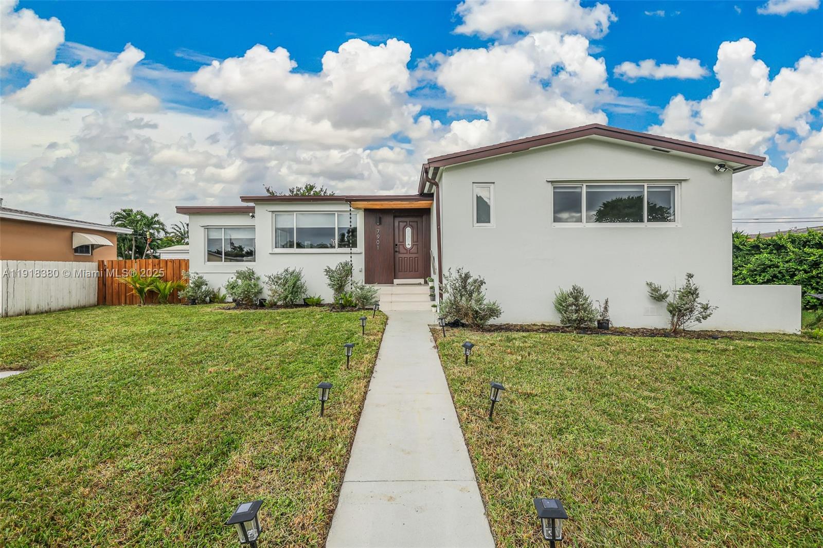 MIRACLE MANOR 3RD ADDN - Residential