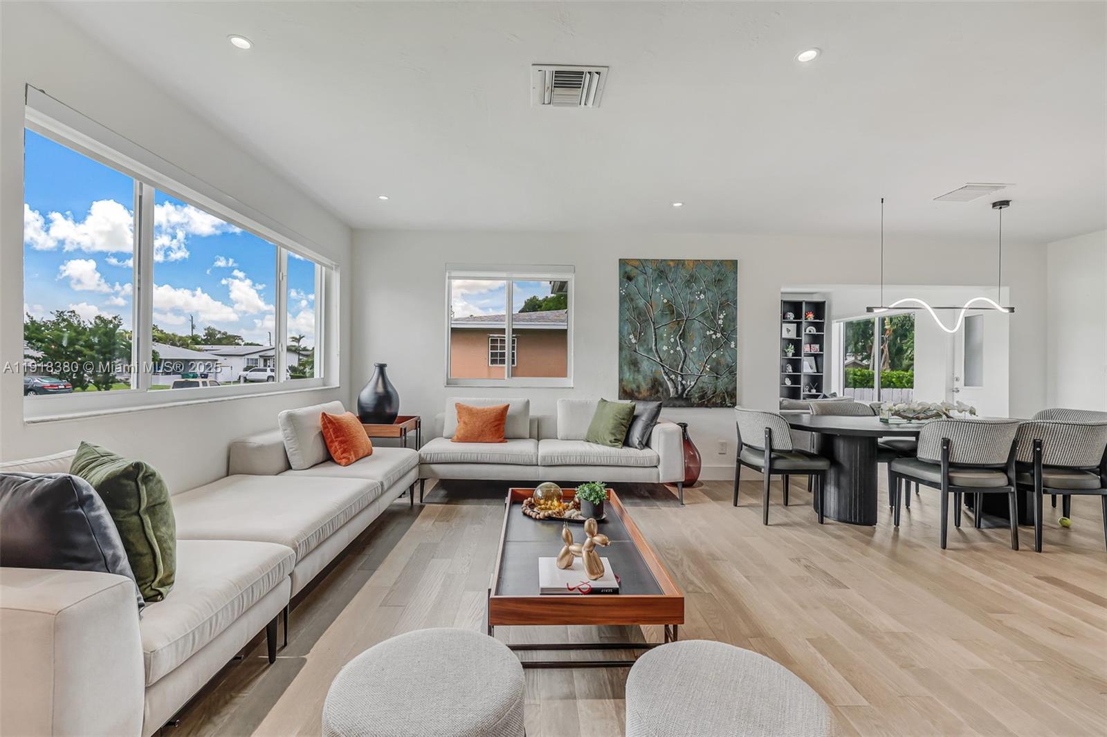 MIRACLE MANOR 3RD ADDN - Residential