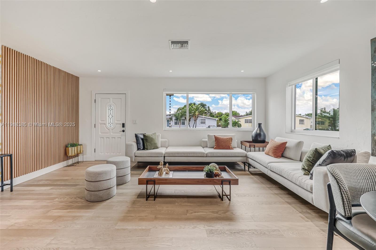 MIRACLE MANOR 3RD ADDN - Residential