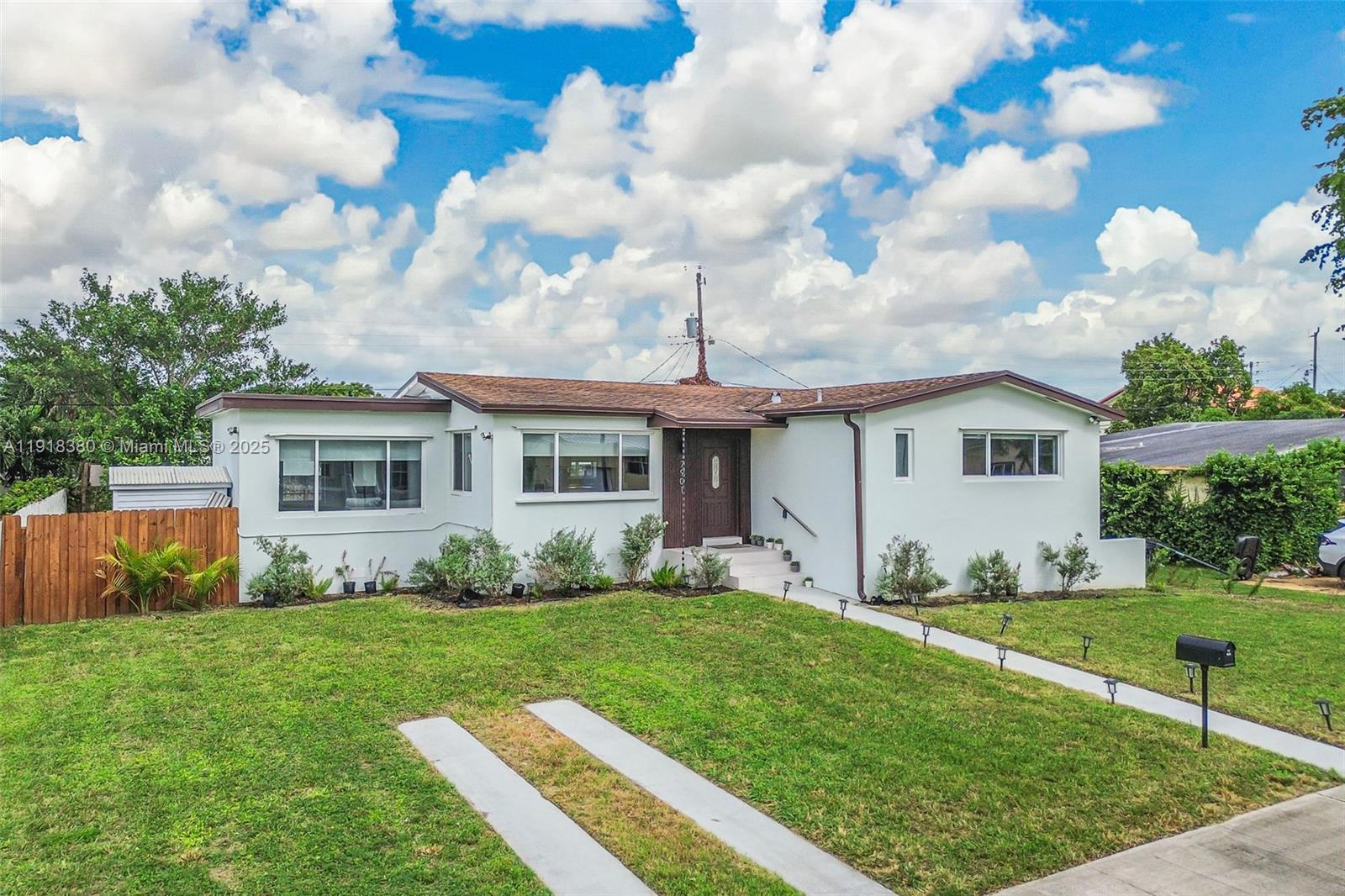 MIRACLE MANOR 3RD ADDN - Residential