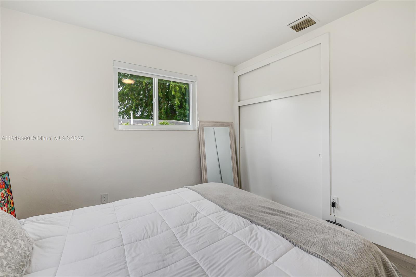 MIRACLE MANOR 3RD ADDN - Residential