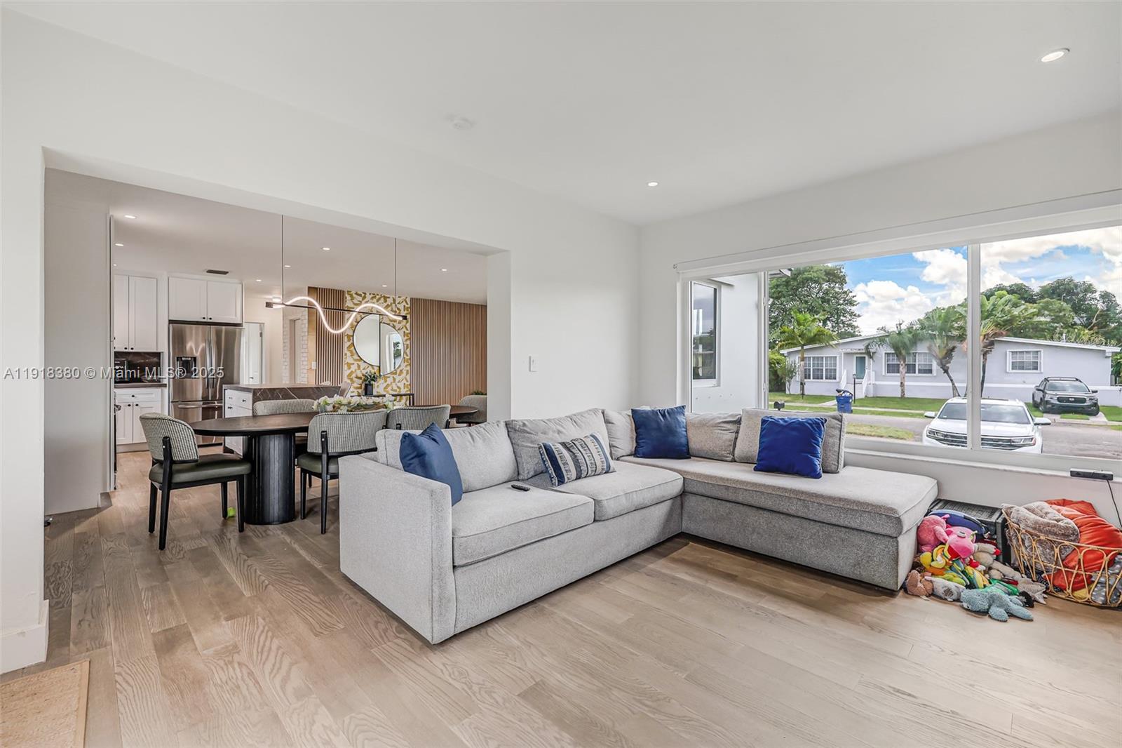 MIRACLE MANOR 3RD ADDN - Residential