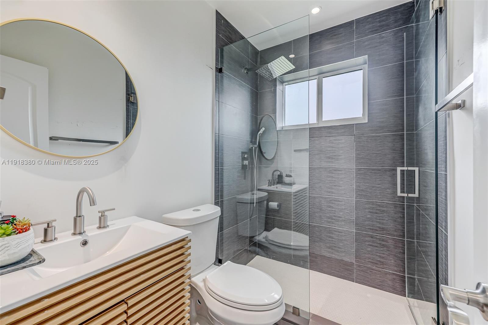 MIRACLE MANOR 3RD ADDN - Residential