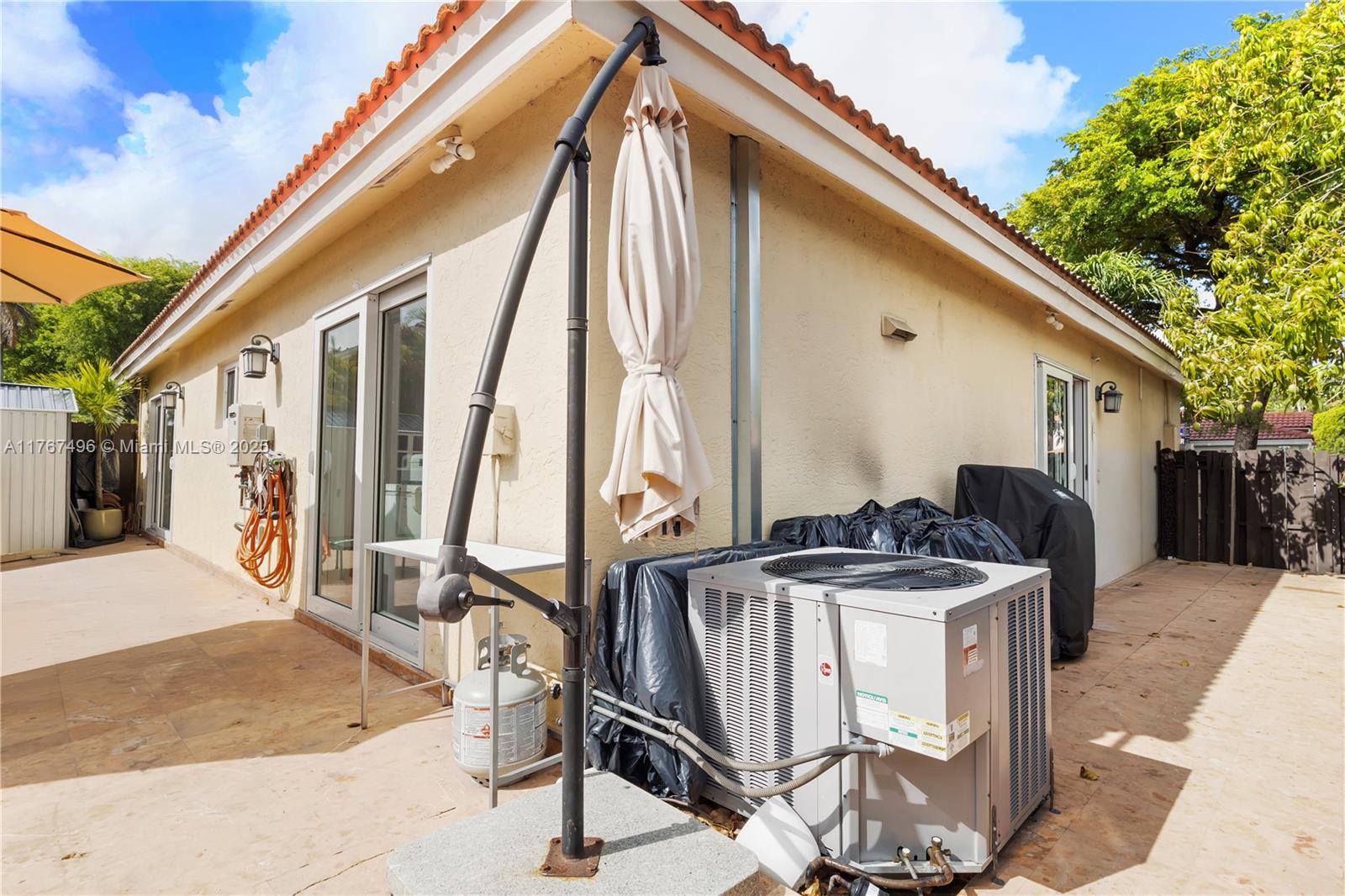 DORAL PALMS - Residential