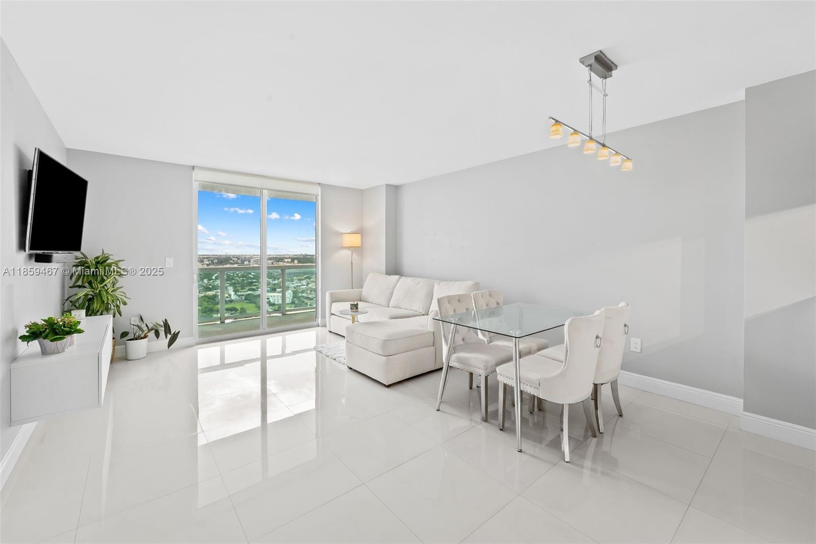 1800 N Bayshore Dr 3704