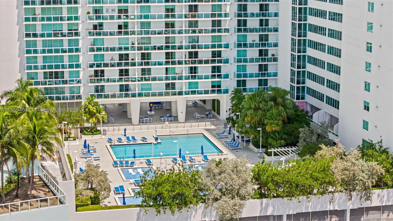 1800 N Bayshore Dr 3704