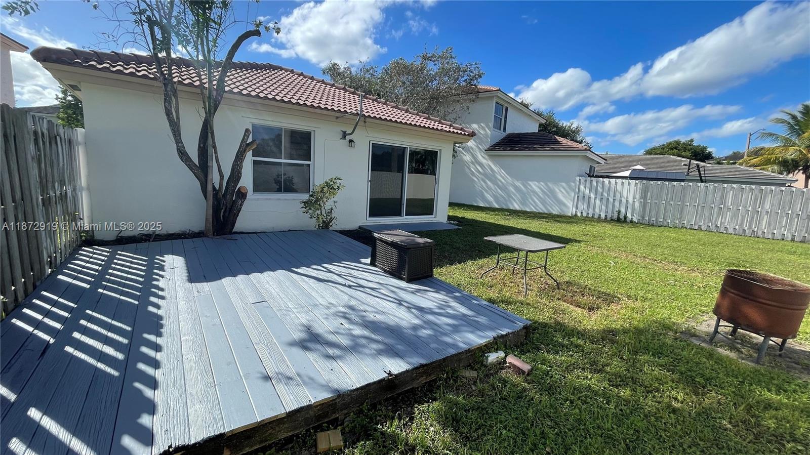 CROSSBOW - Residential Lease