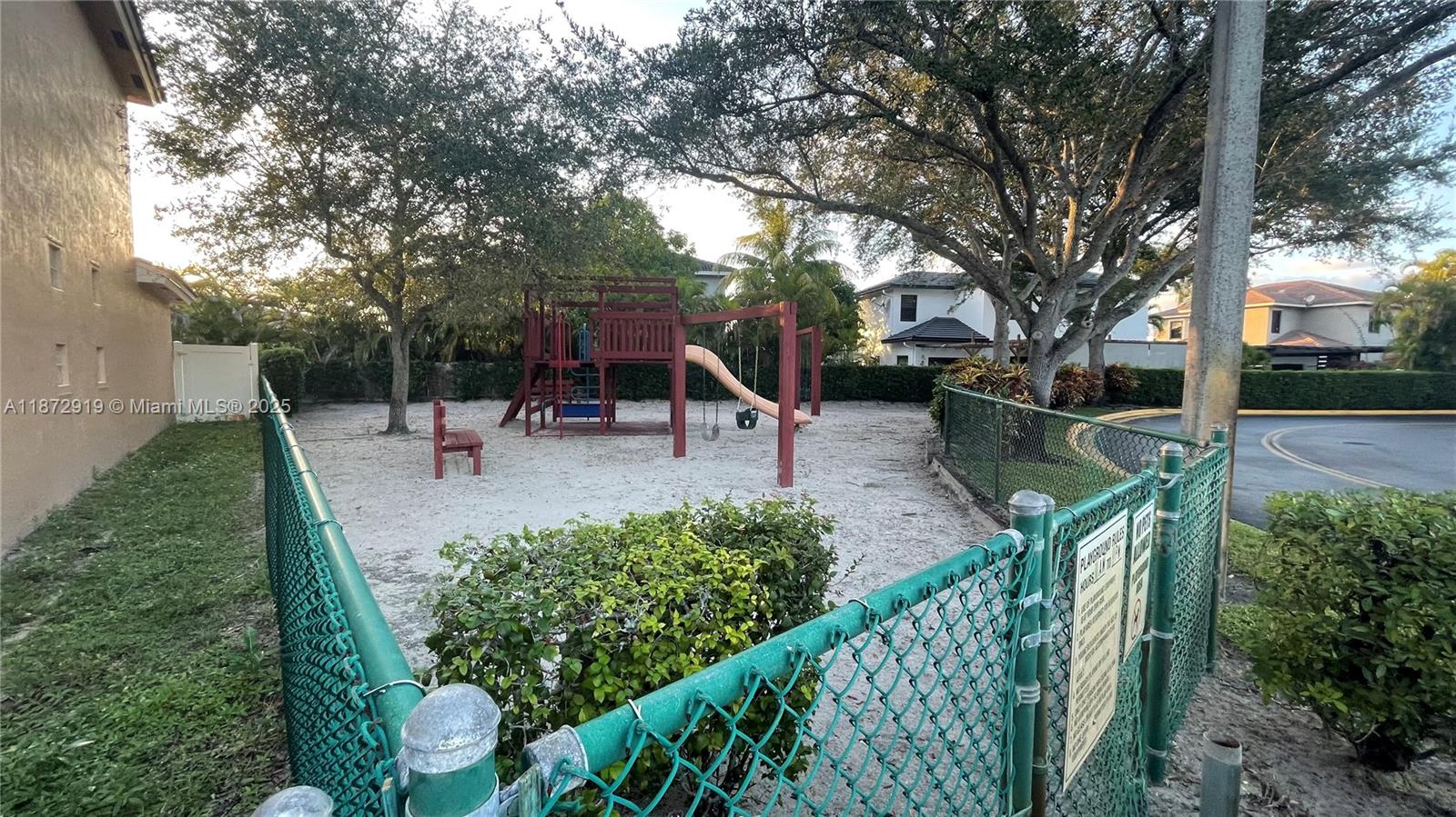 CROSSBOW - Residential Lease