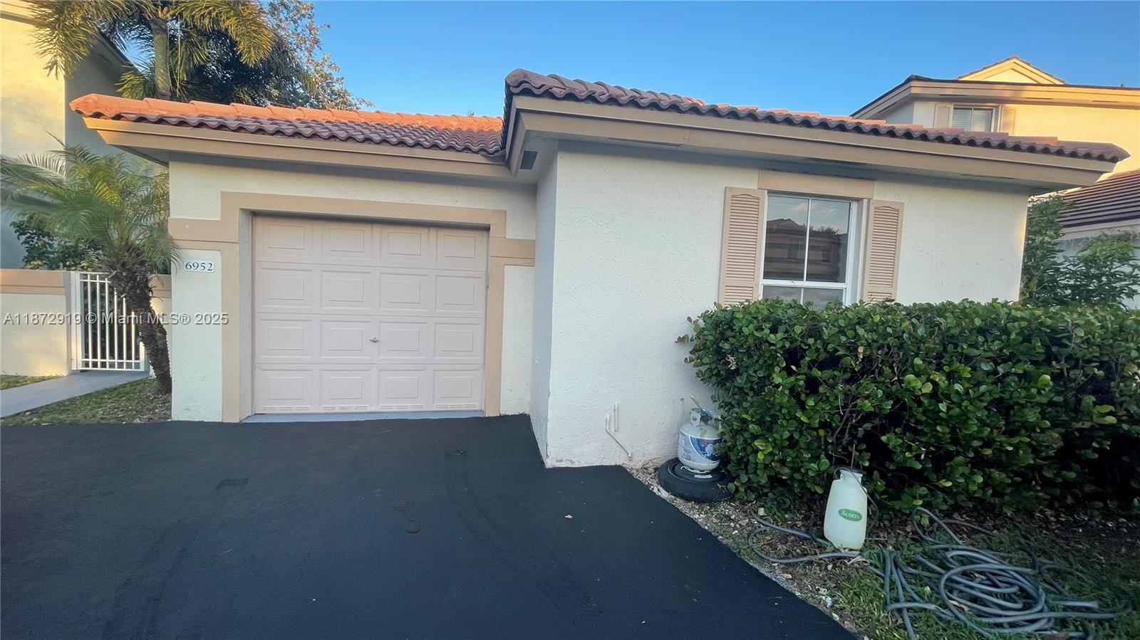 CROSSBOW - Residential Lease