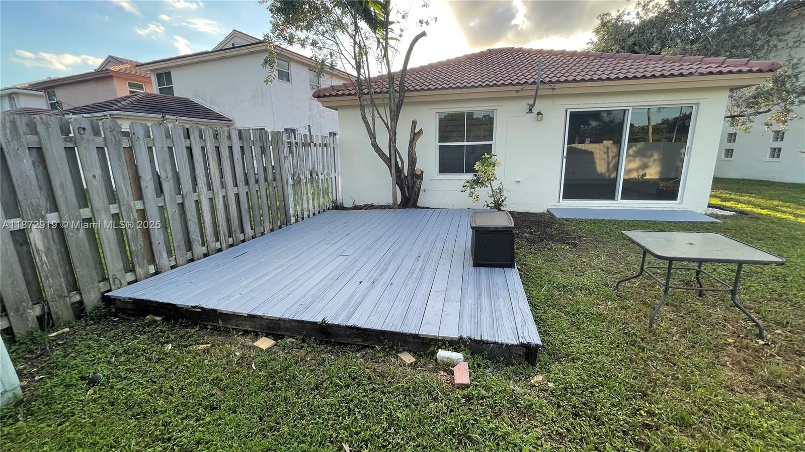 CROSSBOW - Residential Lease