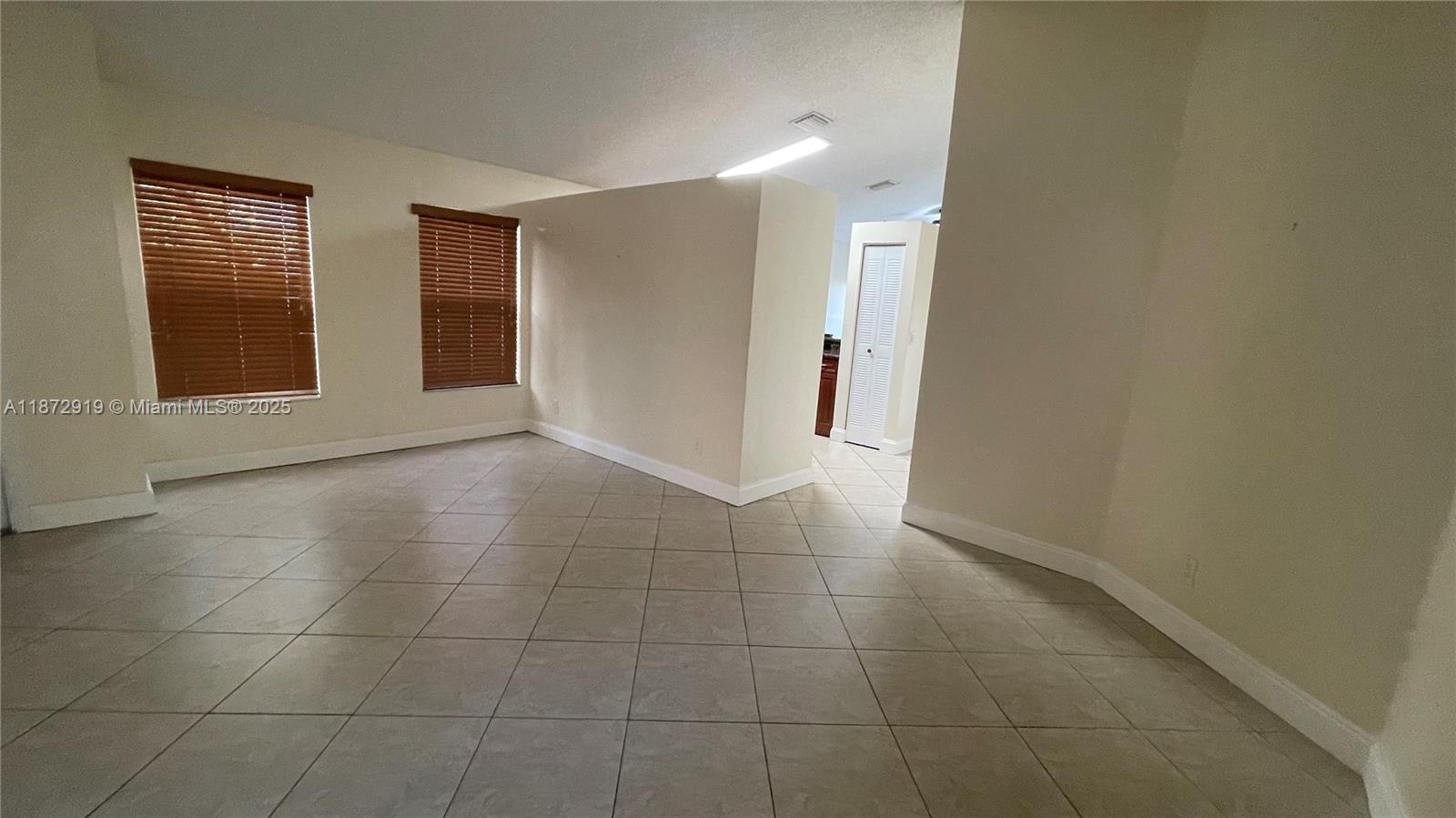 CROSSBOW - Residential Lease