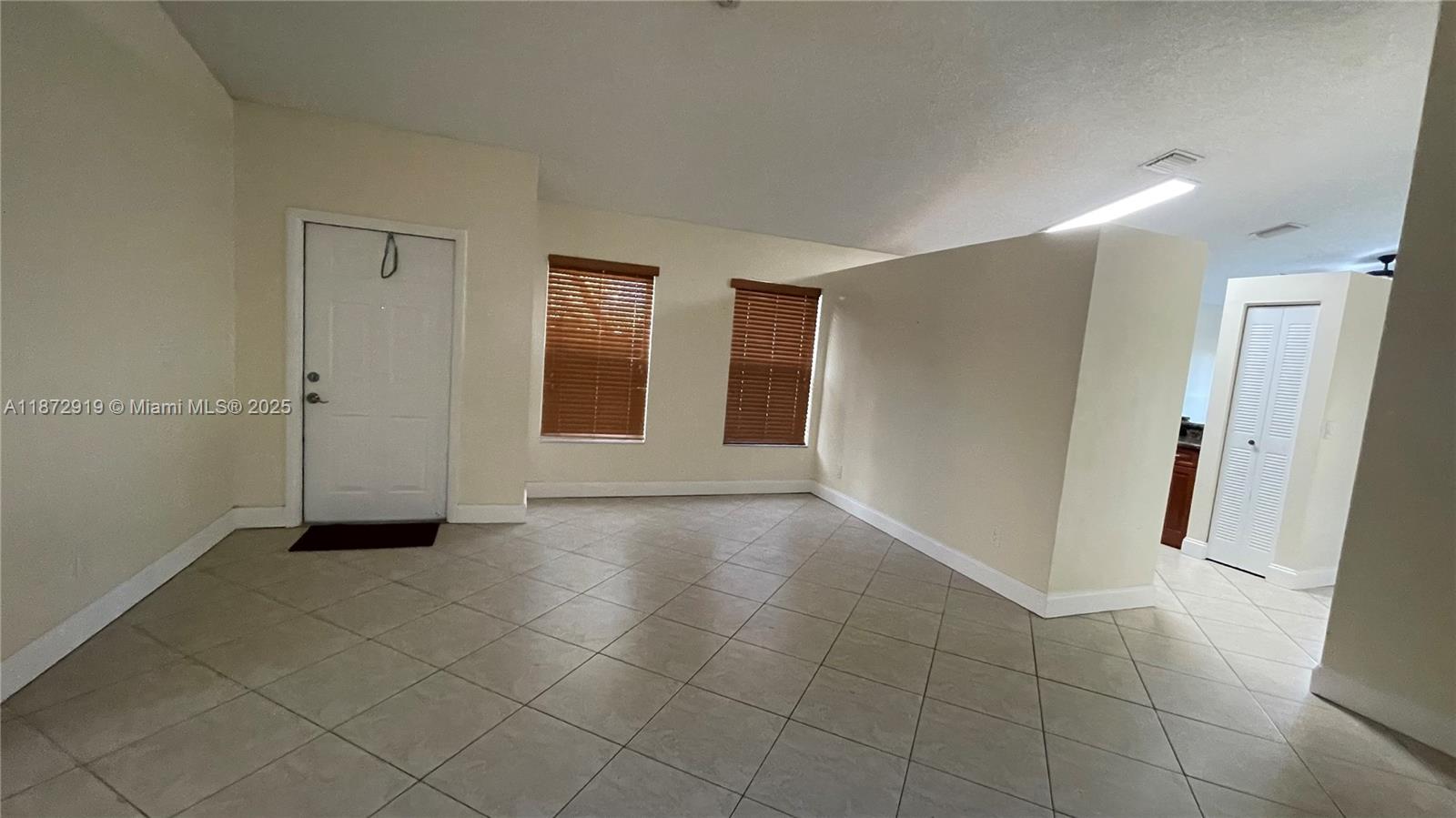 CROSSBOW - Residential Lease