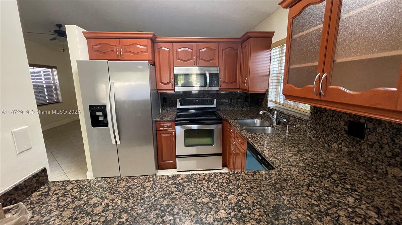 CROSSBOW - Residential Lease