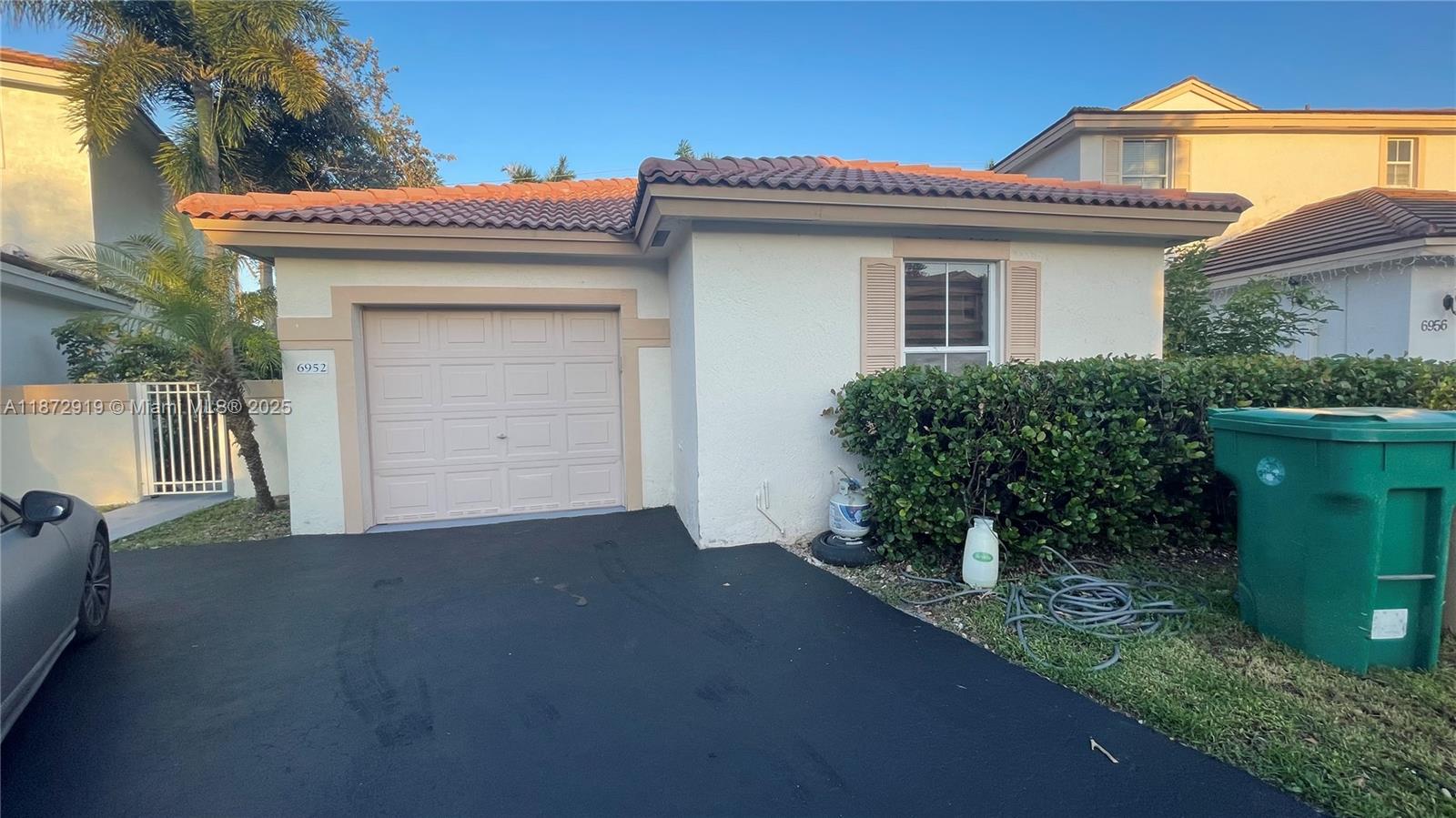 CROSSBOW - Residential Lease