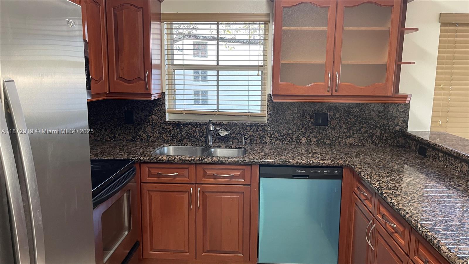 CROSSBOW - Residential Lease