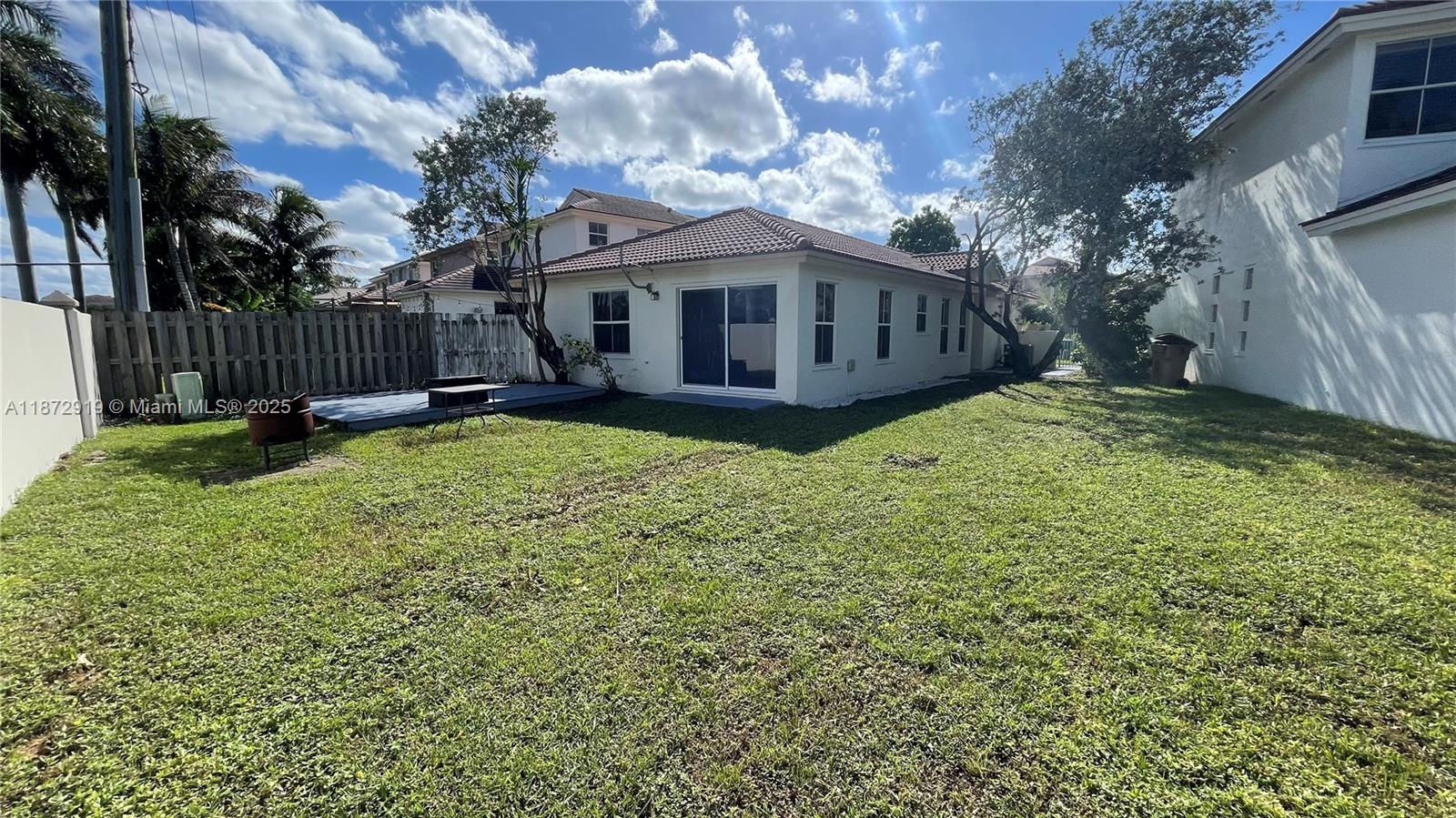 CROSSBOW - Residential Lease