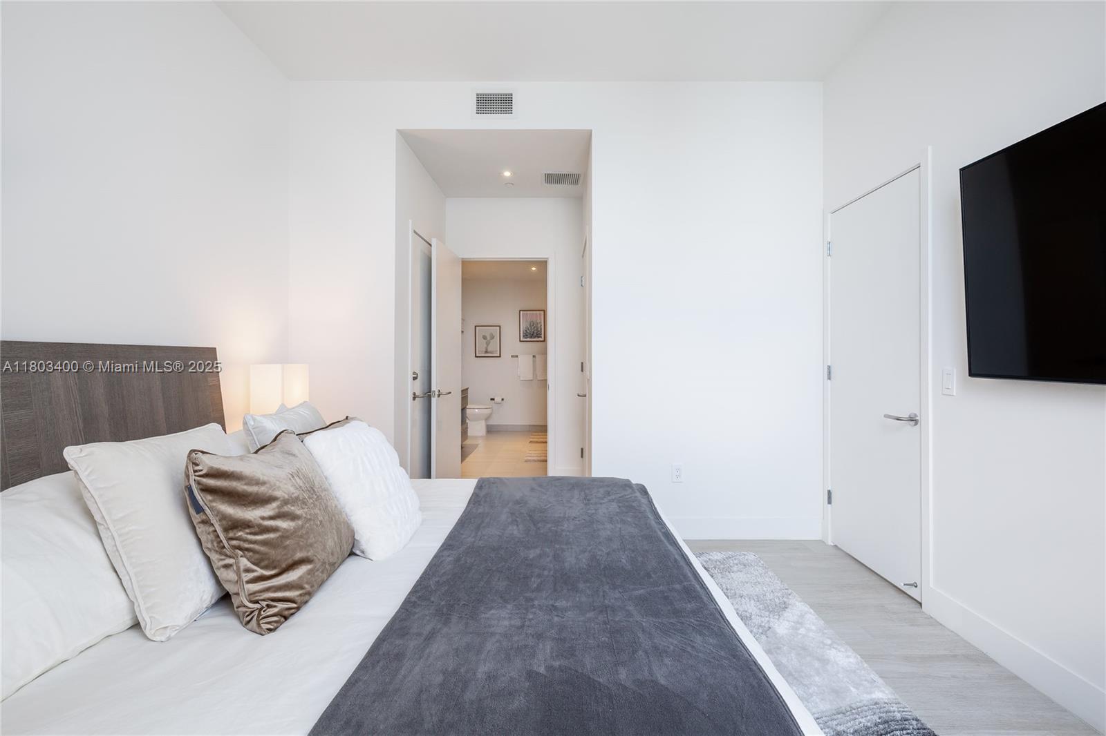 4010 SOUTH OCEAN CONDO - Residential Lease