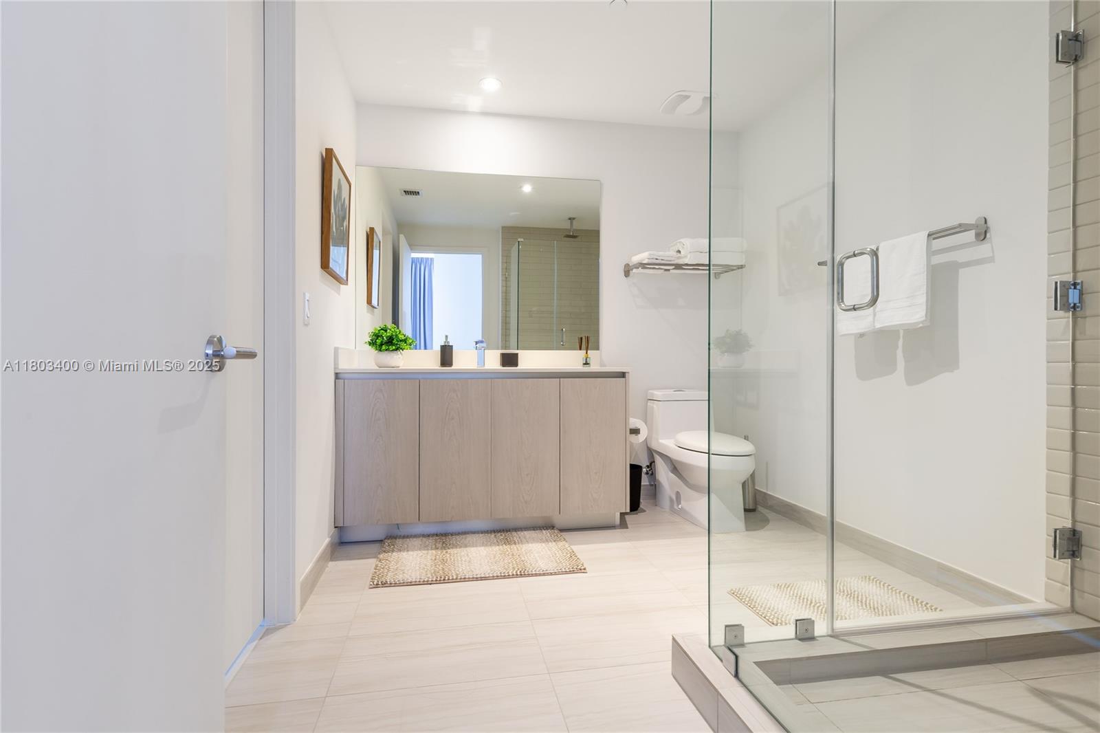 4010 SOUTH OCEAN CONDO - Residential Lease