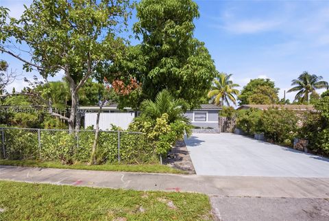 Tiny photo for 2211 NE 1st Ave, Pompano Beach, FL 33060 (MLS # A12054876)