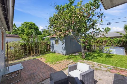 Tiny photo for 2211 NE 1st Ave, Pompano Beach, FL 33060 (MLS # A12054876)