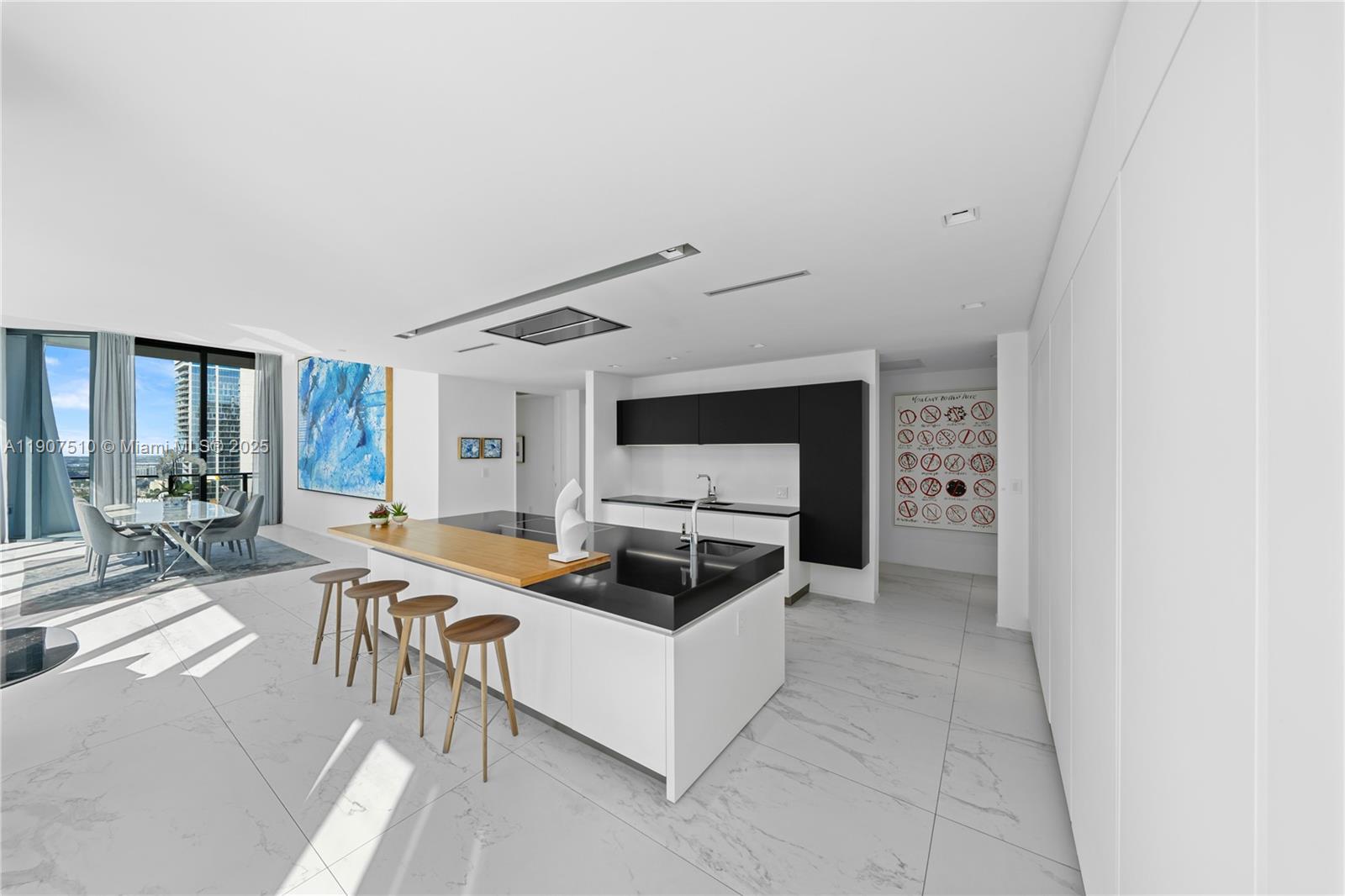 1000 Museum - Residential